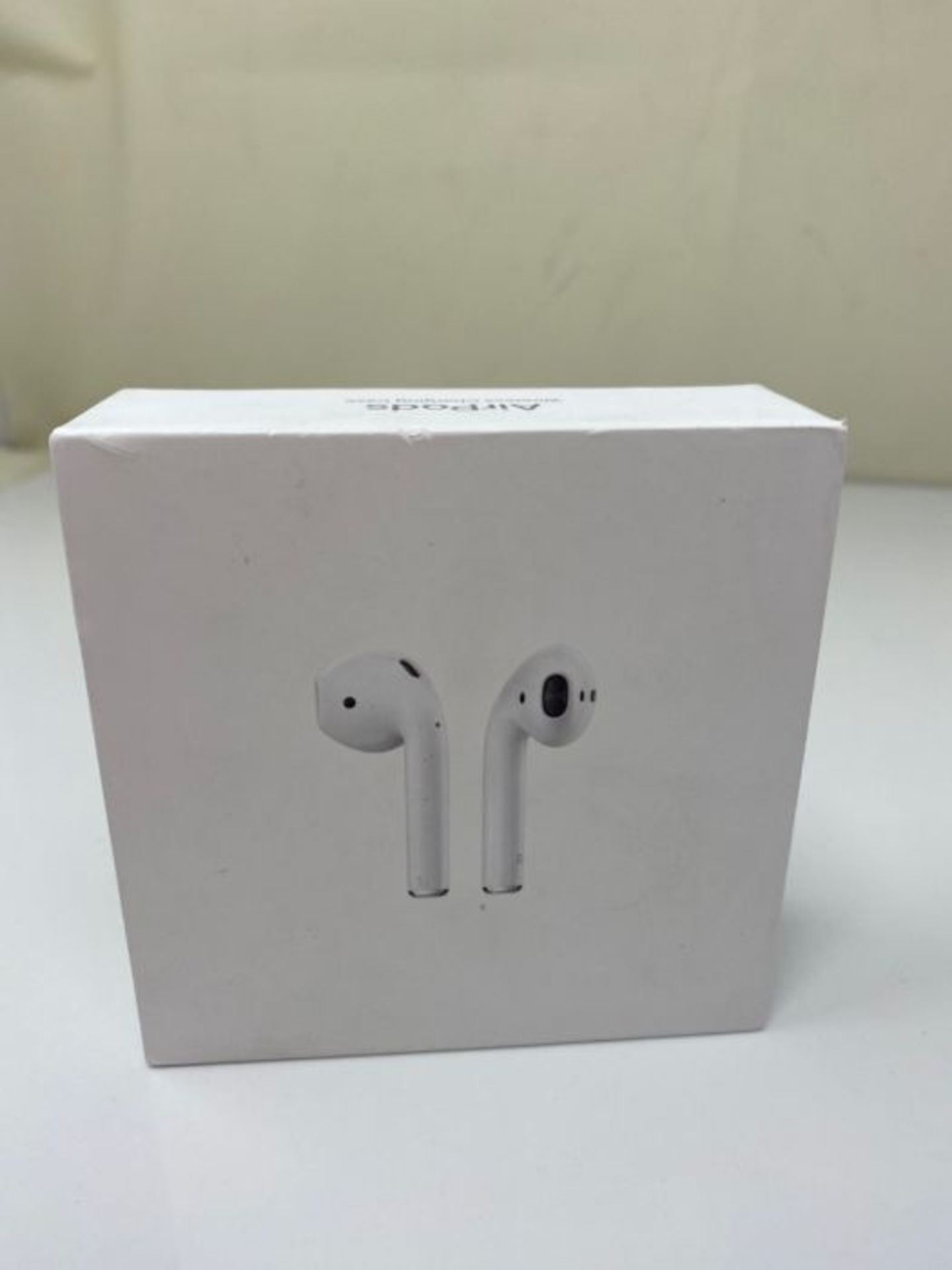 RRP £199.00 Apple AirPods with Wireless Charging Case - Image 2 of 3