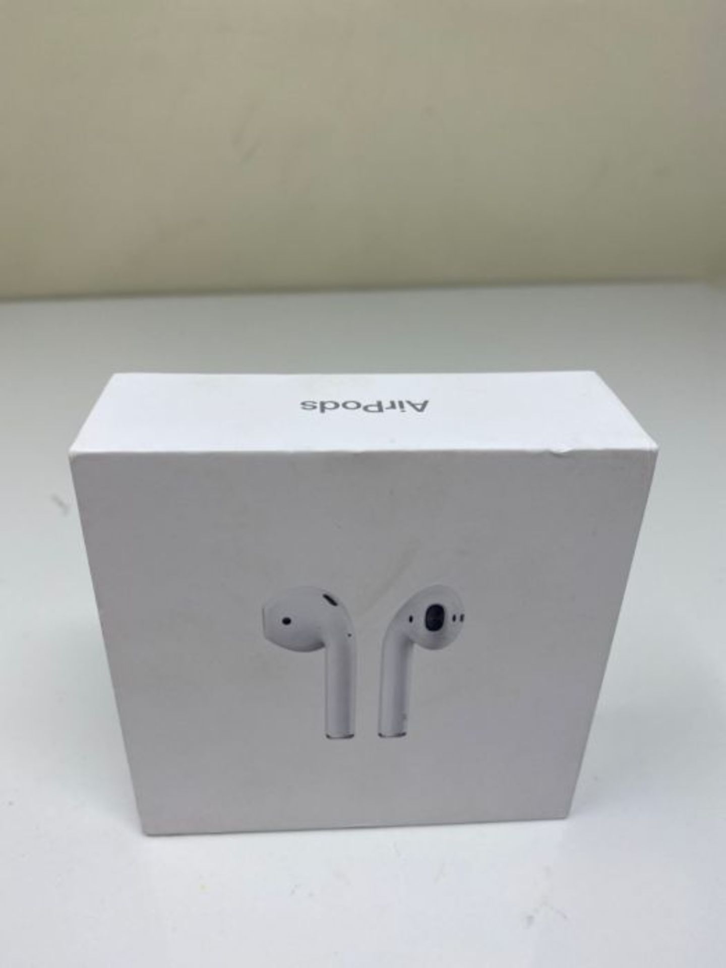 RRP £159.00 Apple AirPods with Charging Case (Wired) - Image 2 of 3