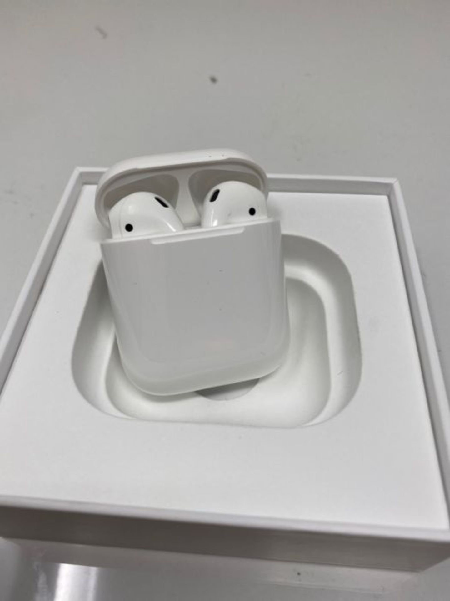 RRP £159.00 Apple AirPods with Charging Case (Wired) - Image 3 of 3