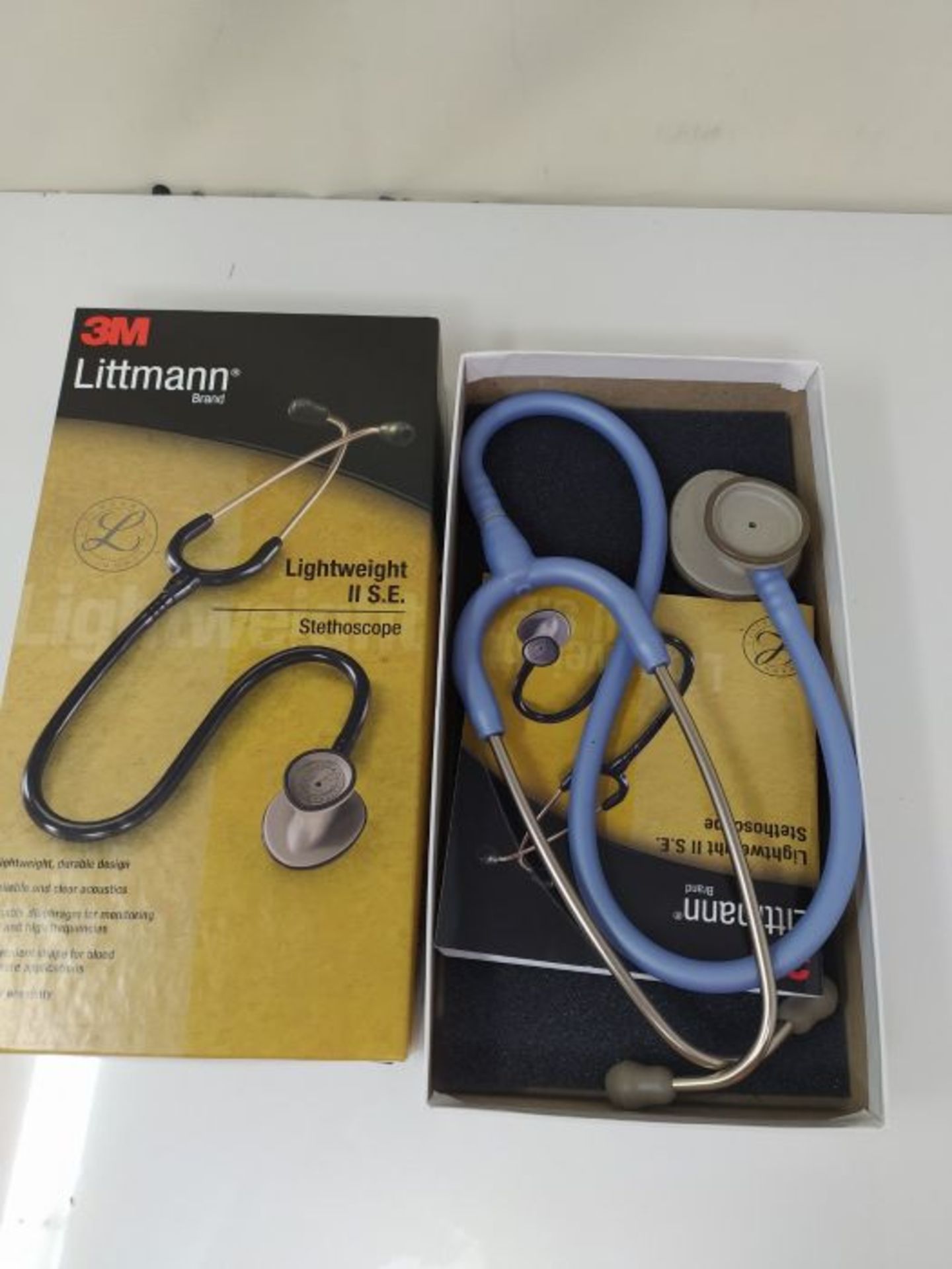 RRP £52.00 3M Littmann Lightweight II S.E. Stethoscopes, Ceil Blue Tube, 28 inch, 2454 - Image 2 of 2