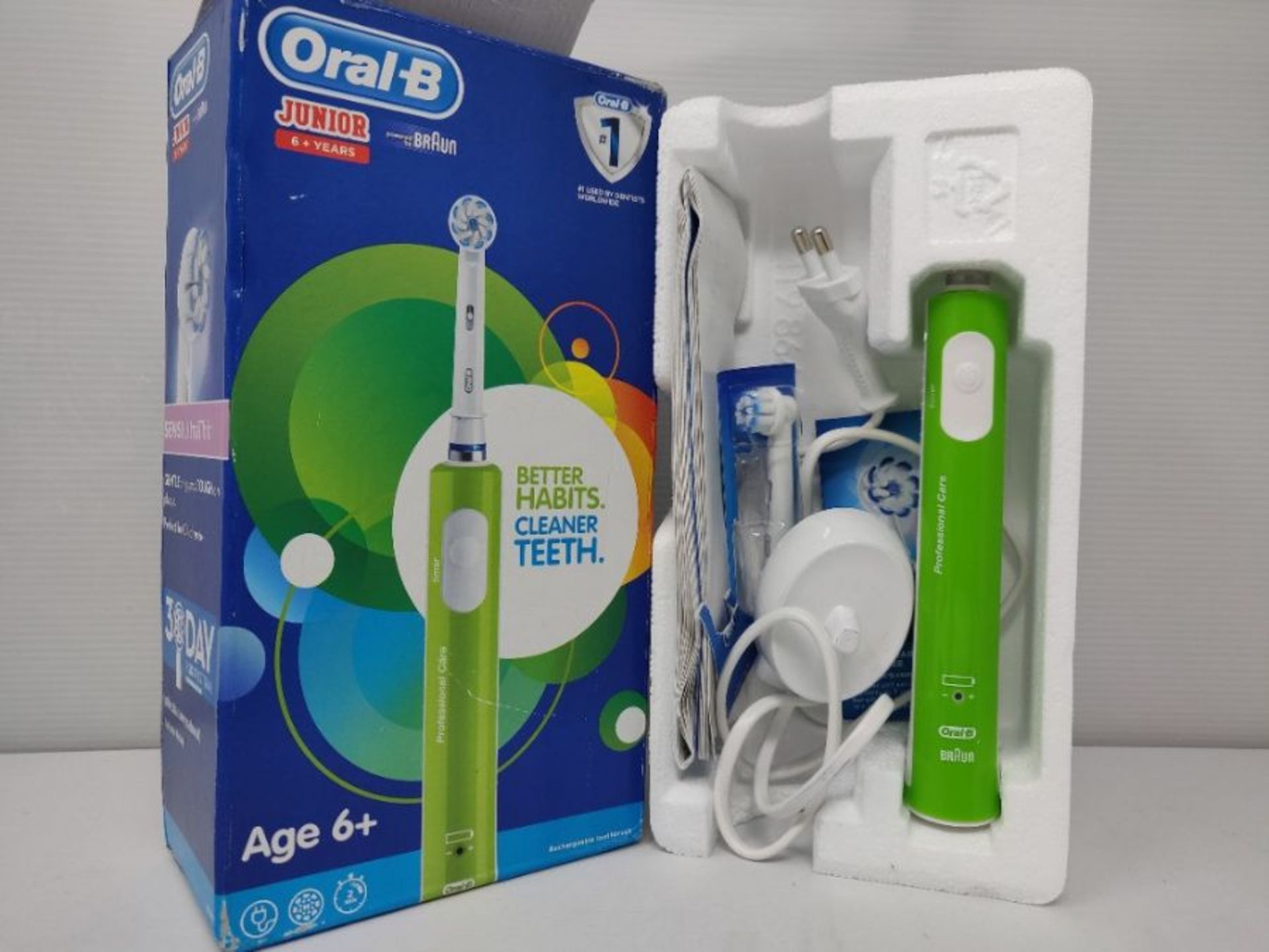 Oral-B Junior Kids Electric Rechargeable Toothbrush for Children Age 6-12, 1 Brush Han - Image 2 of 2