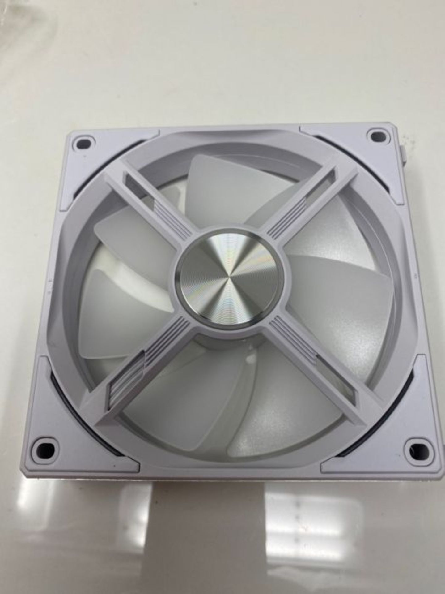 Lian-Li UNI FAN AL120 RGB PWM Lüfter  120 mm, blanc - Image 3 of 3