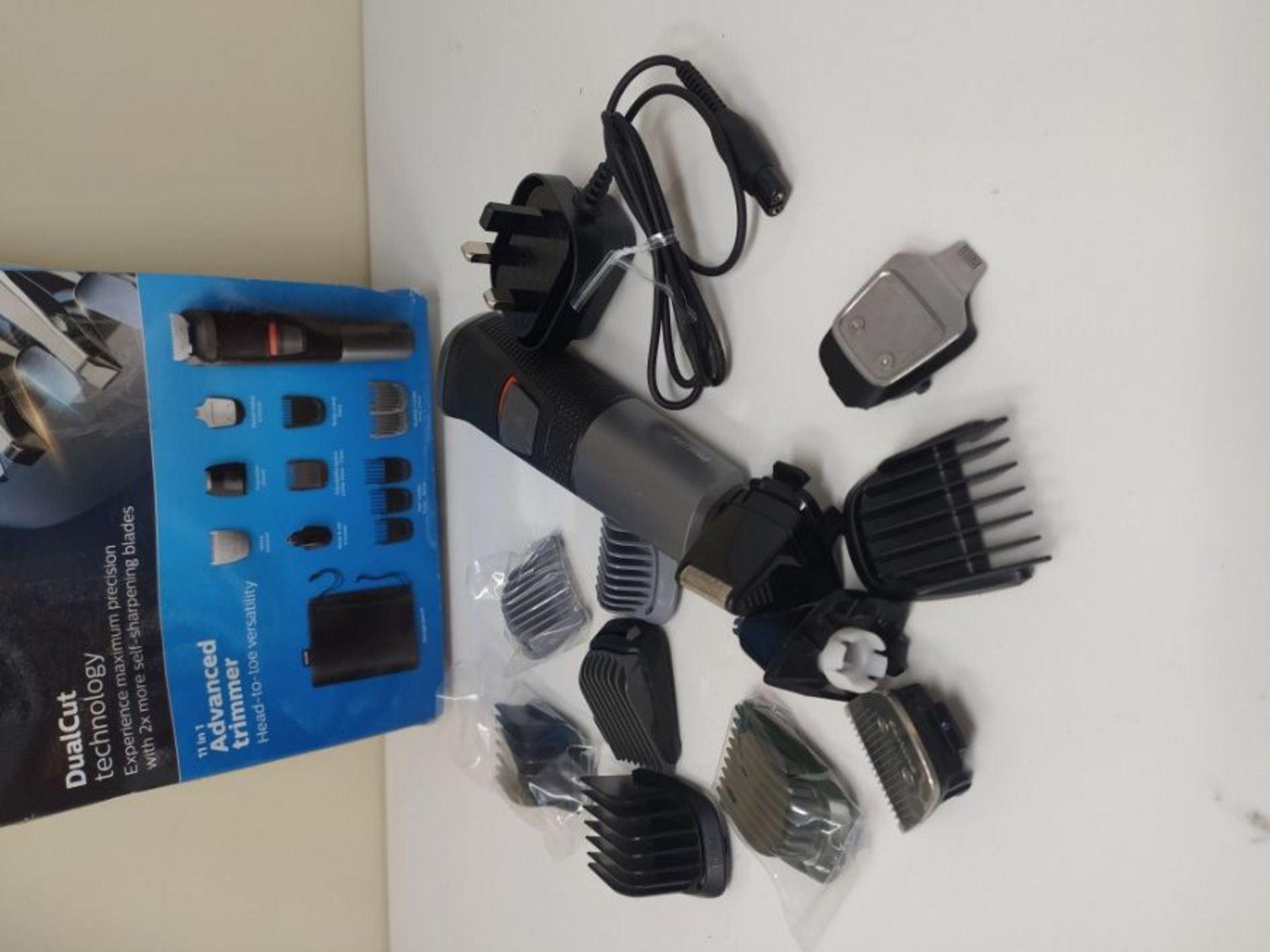Philips 11-in-1 All-In-One Trimmer, Series 5000 Grooming Kit, Beard Trimmer, Hair Clip - Image 2 of 2