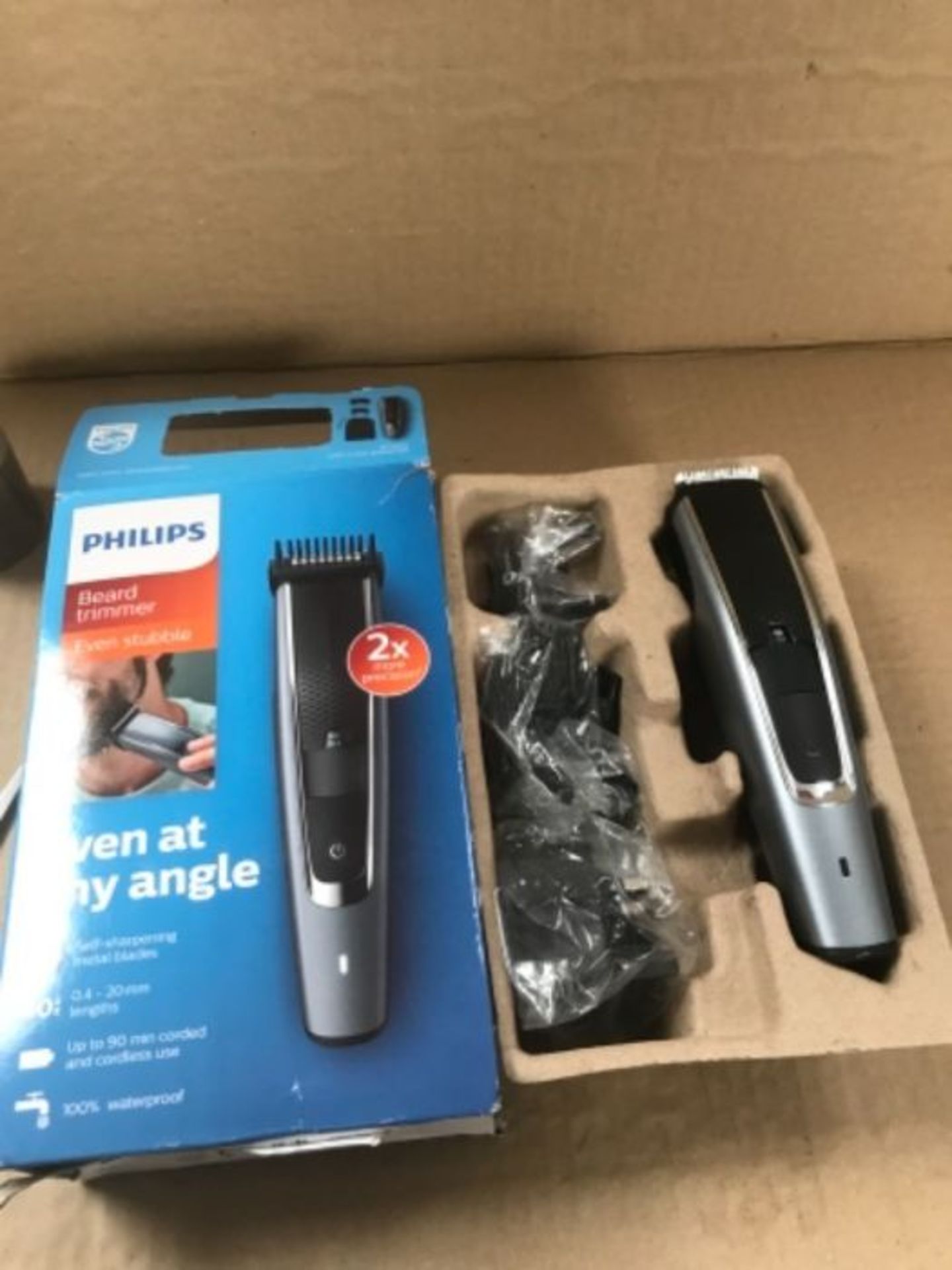 Philips Beard and Stubble Trimmer/Hair Clipper for Men, Series 5000, 40 Length Setting - Image 2 of 2