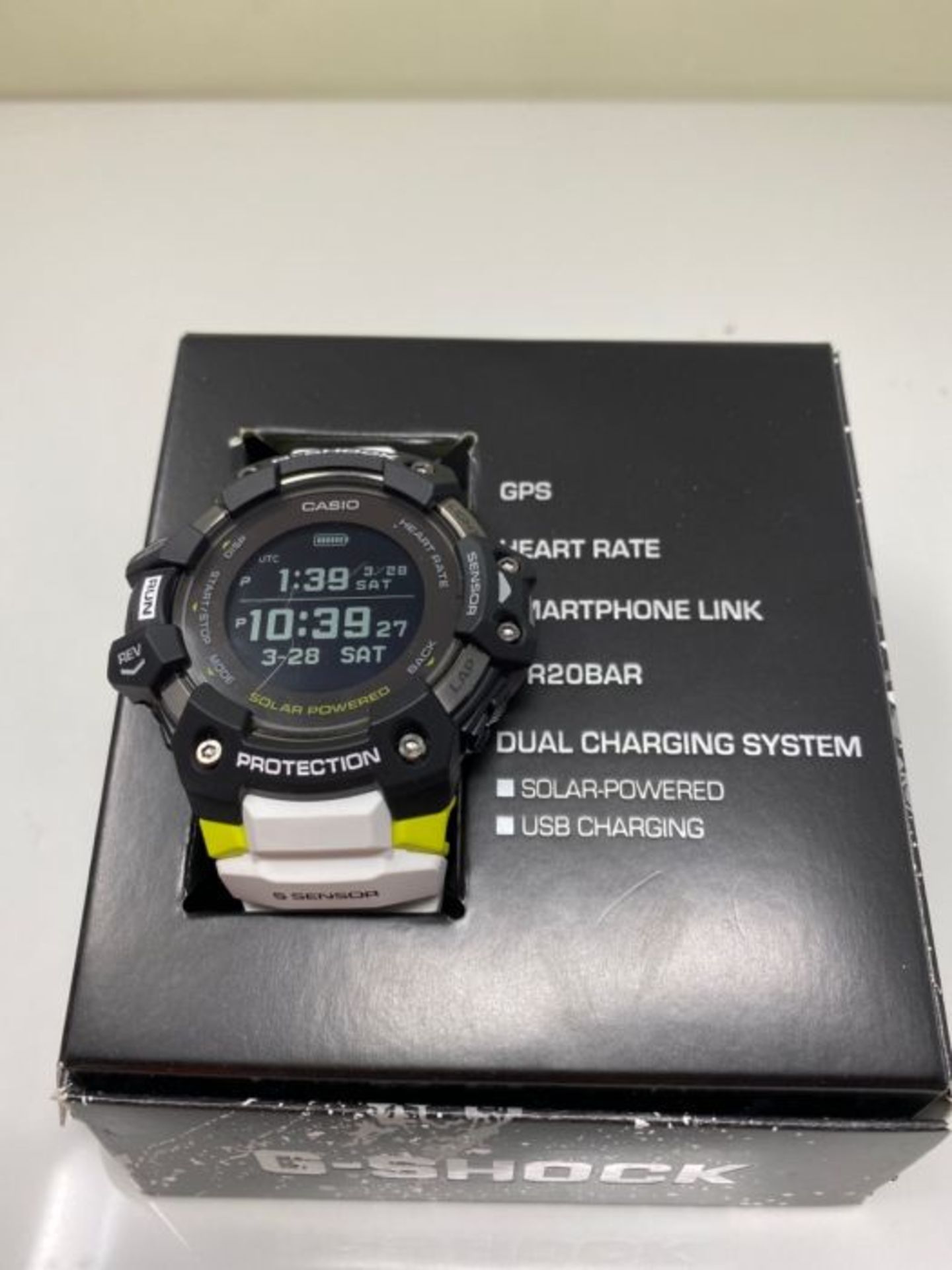RRP £287.00 Casio G-Shock Heart Rate Monitor White Smartwatch GBD-H1000-1A7ER - Image 3 of 3