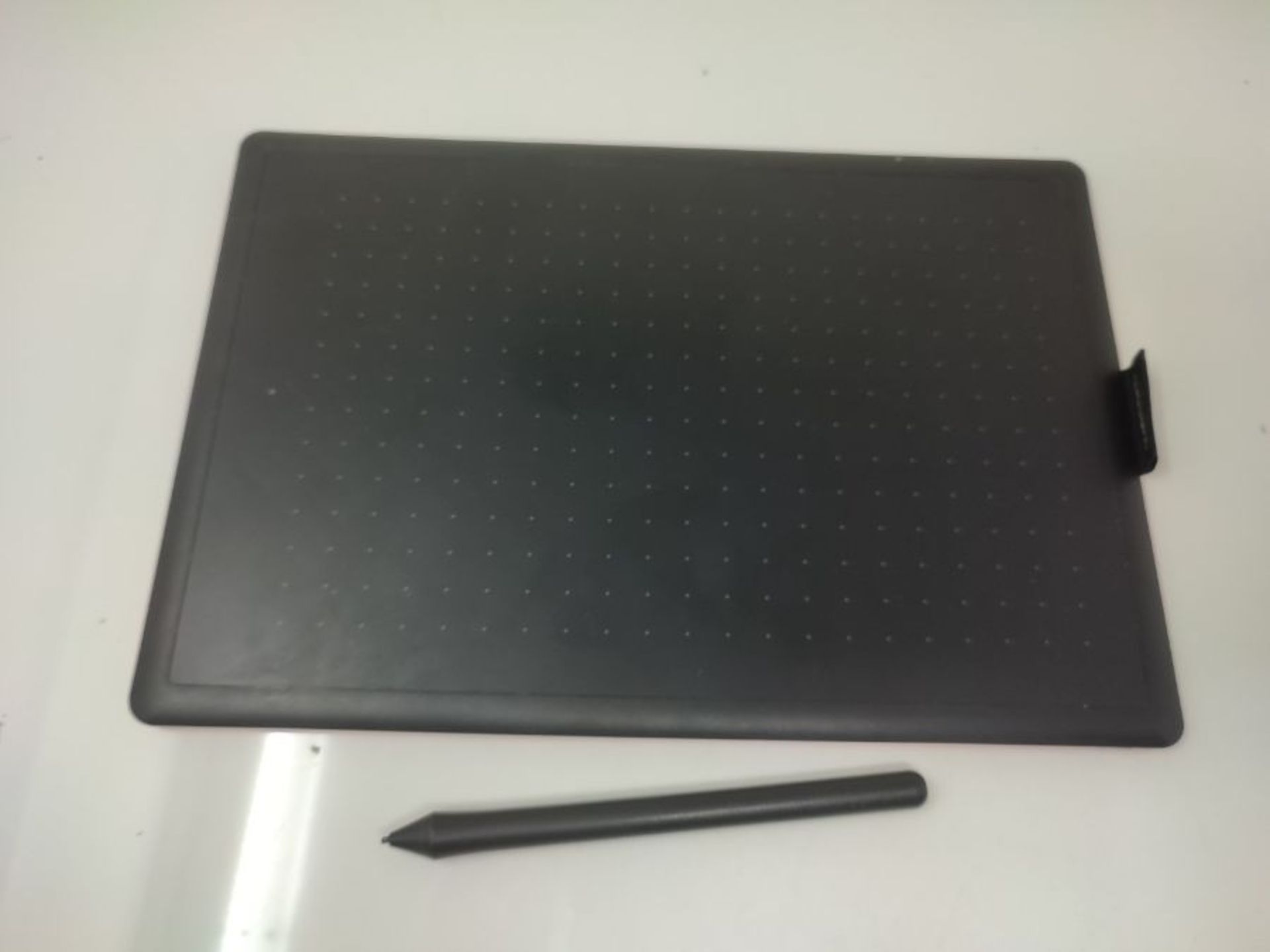RRP £67.00 Wacom One by Wacom Medium (CTL-672-N) - Ideal for Work from Home & Remote Learning - W - Image 3 of 3