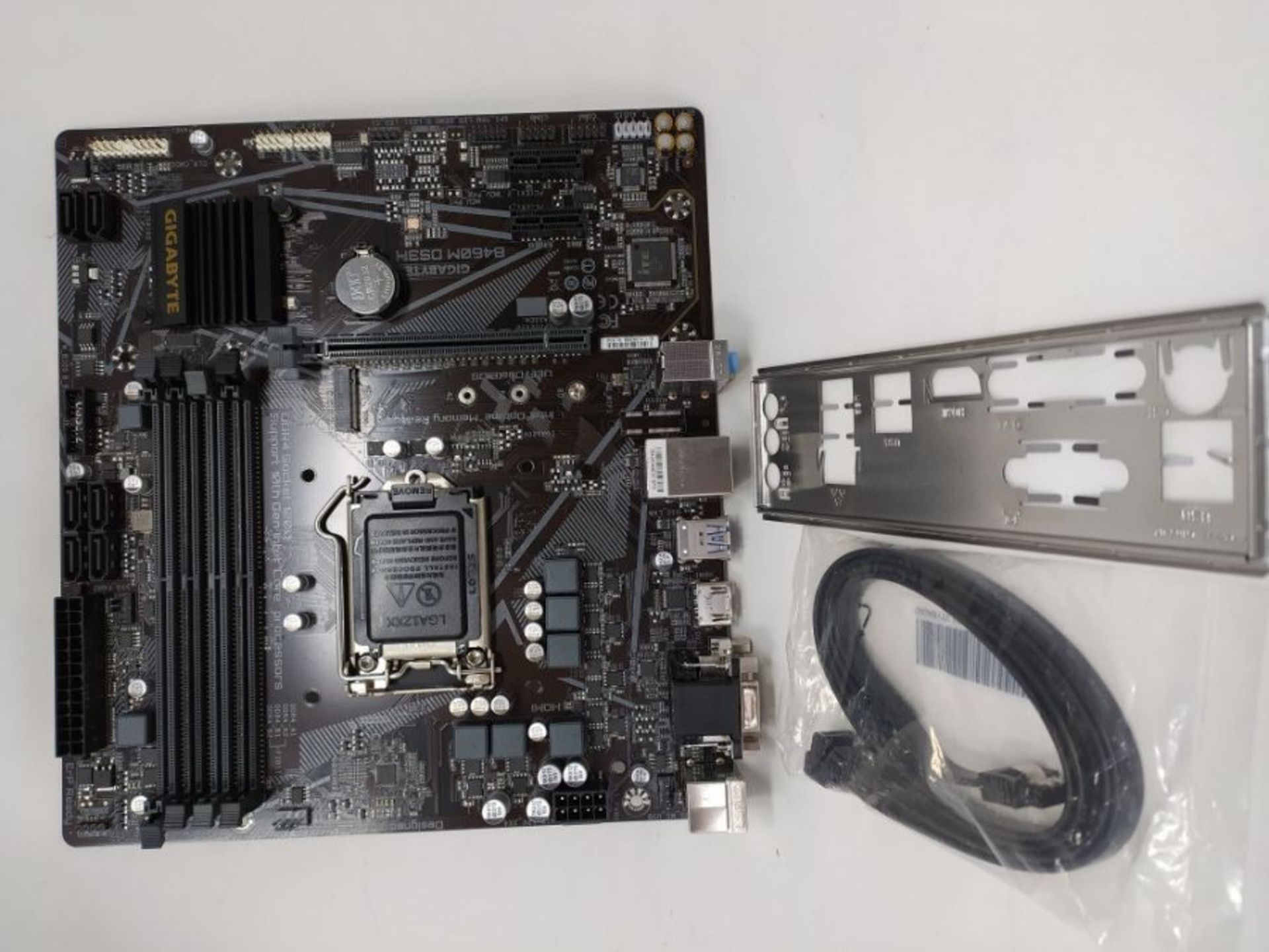 RRP £86.00 Gigabyte B460M DS3H mATX Motherboard for Intel LGA 1200 CPUs - Image 2 of 2