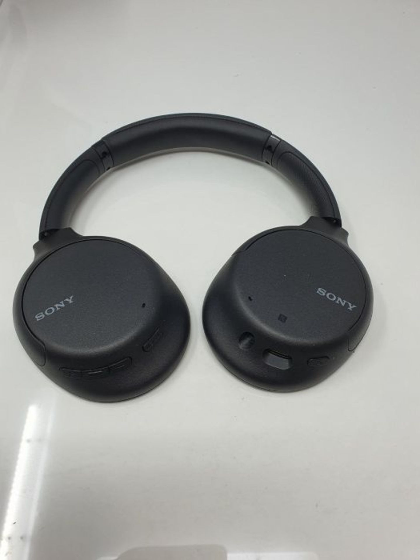 RRP £94.00 Sony WH-CH710N Noise Cancelling Wireless Headphones with 35 hours Battery Life, Quick - Image 2 of 2
