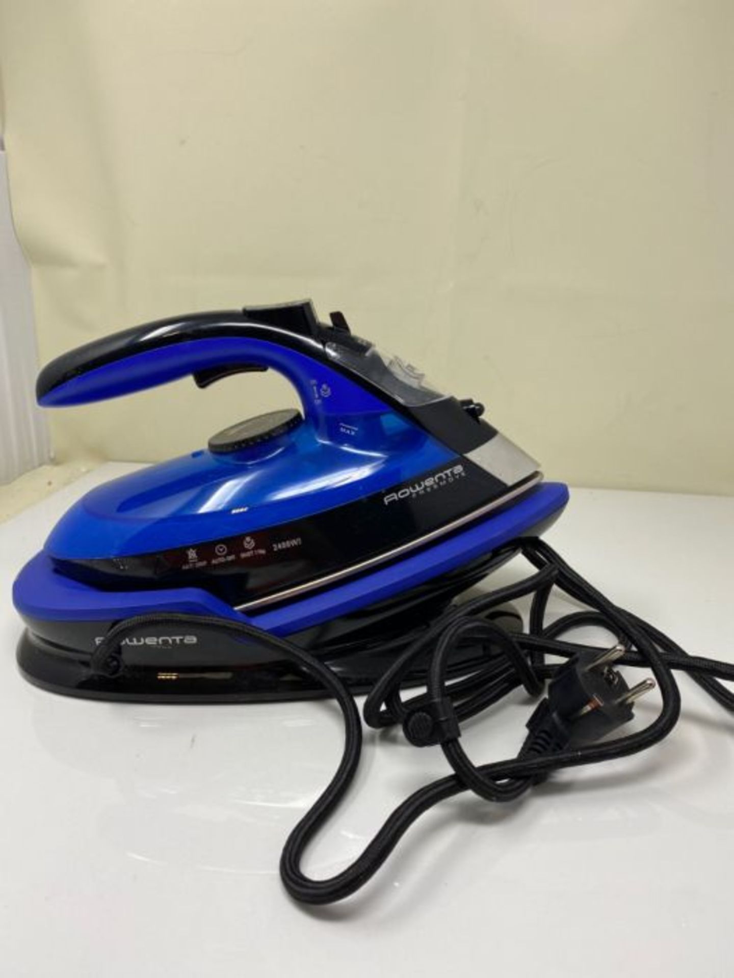 RRP £66.00 Rowenta DE5010 Cordless Steam Iron - Image 3 of 3