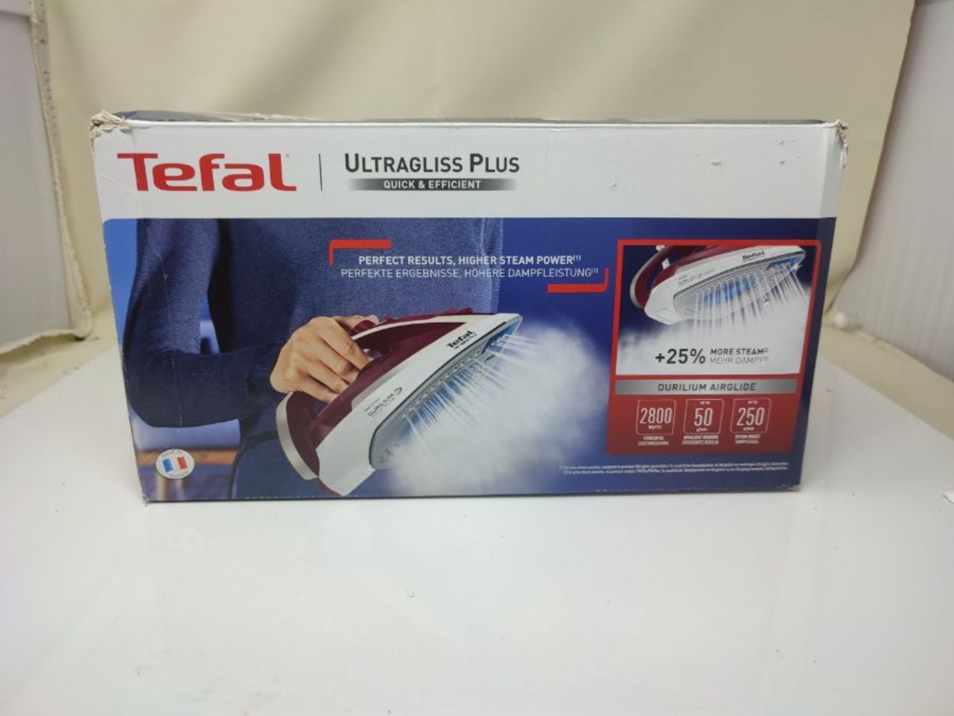 Tefal FV6810 Ultragliss Plus 2800 Steam Iron, Red/White - Image 2 of 3