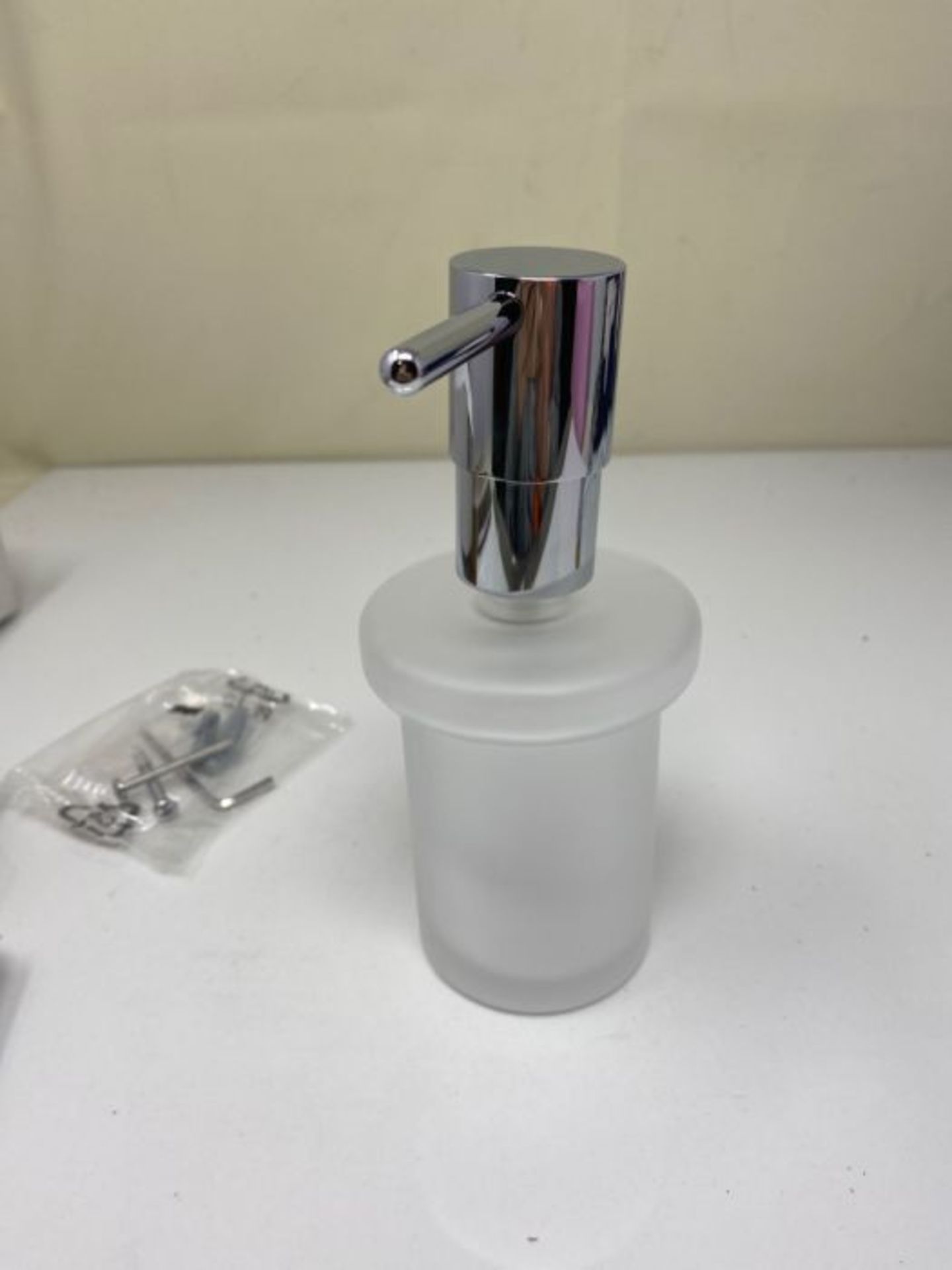 GROHE 40756001 Essentials Cube Soap Dispenser Silver - Image 3 of 3