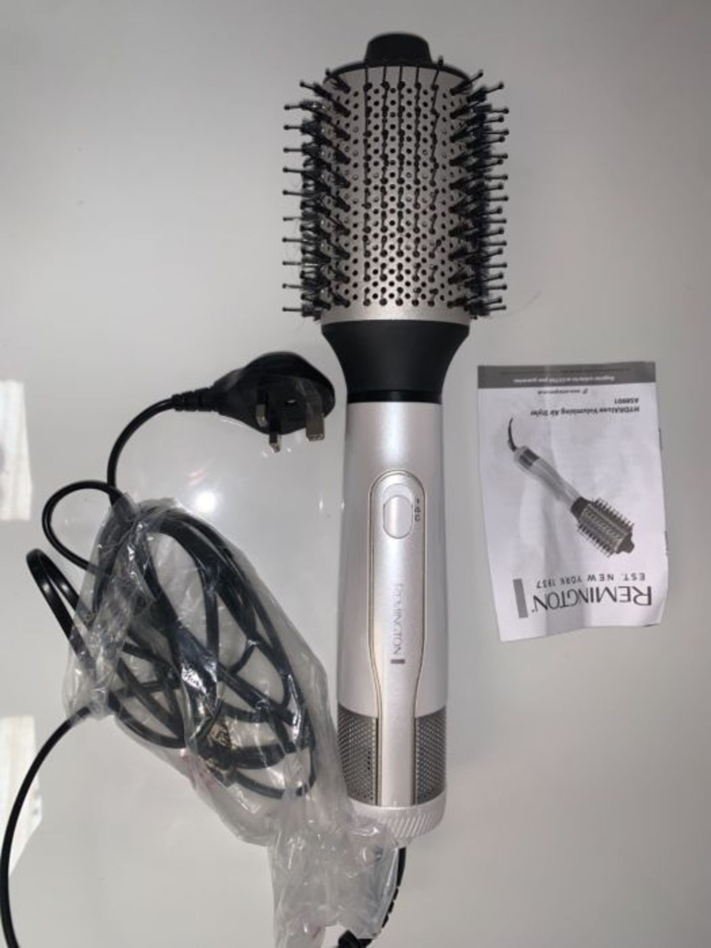 Remington Hydraluxe Volumising Hot Air Styler - Hair Dryer Brush with Moisture Lock Ce - Image 2 of 3