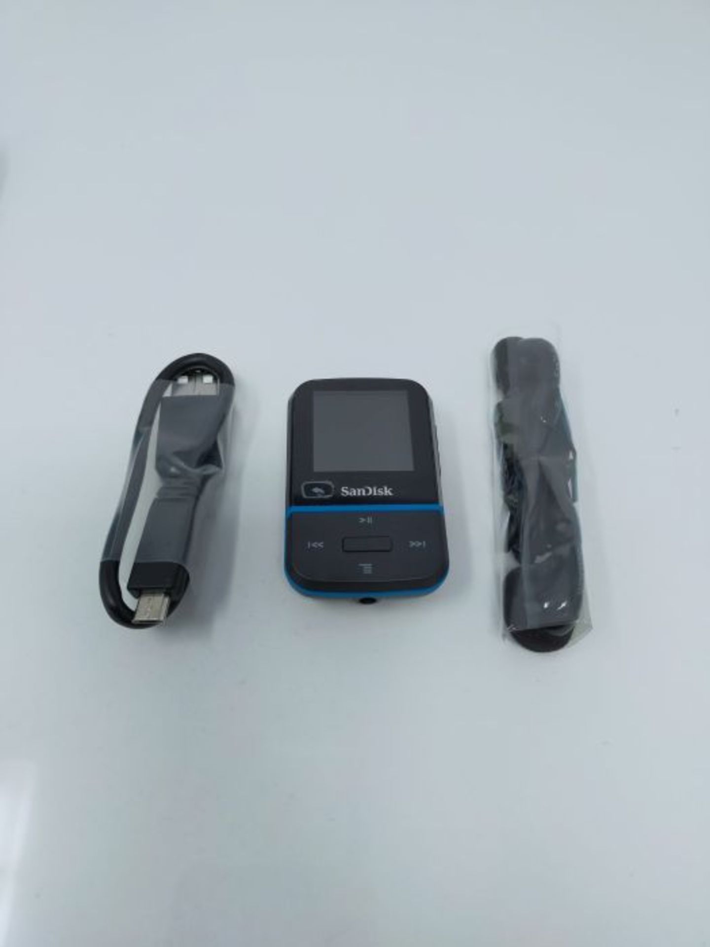RRP £51.00 SanDisk Clip Sport Go 32GB MP3 Player - Blue - Image 3 of 3