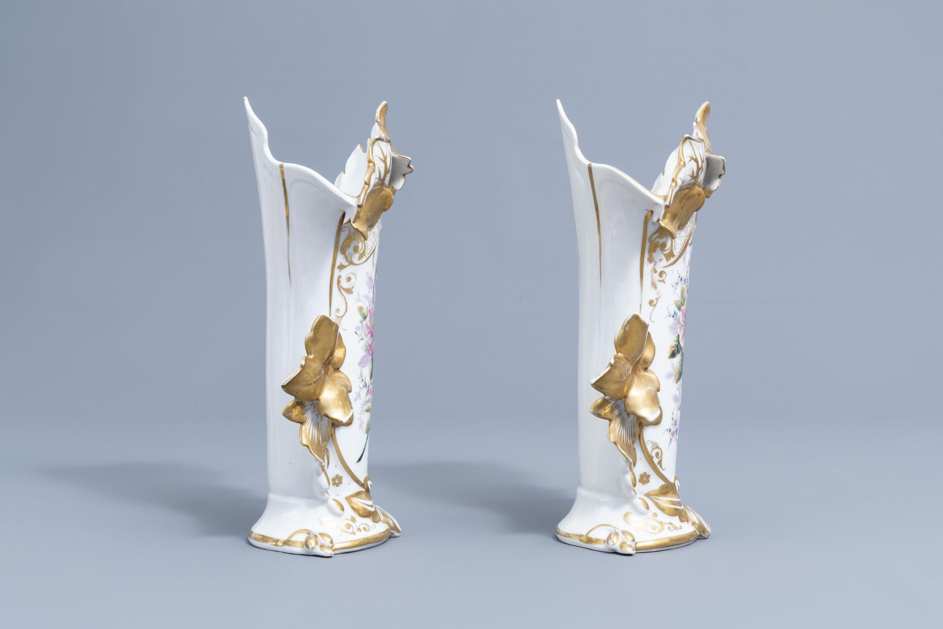 Two pairs of gilt and polychrome Paris porcelain vases and a 'chinoiserie' vase, 19th C. - Image 8 of 48