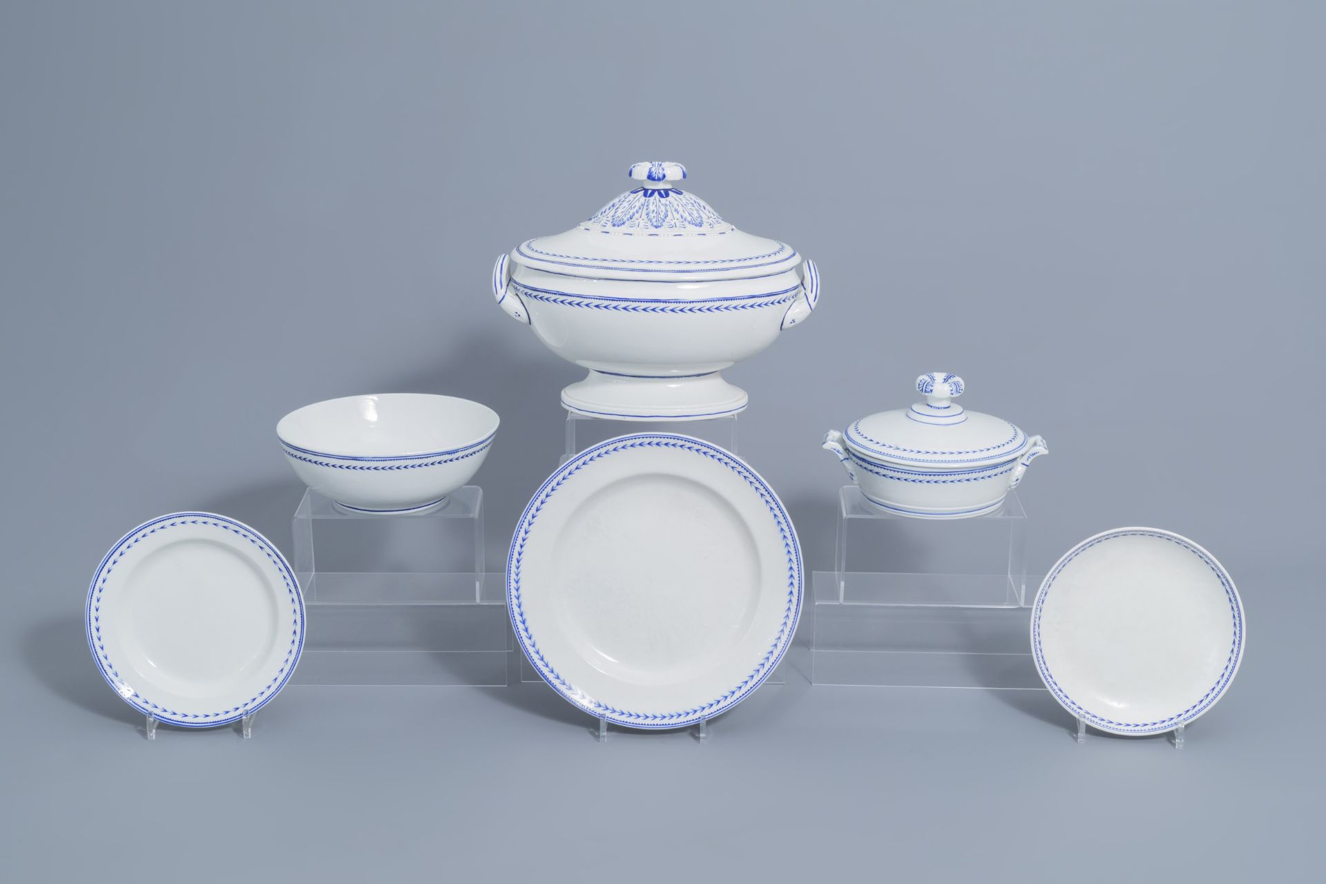 A 75-piece blue and white Tournai porcelain part service, 19th C. - Bild 4 aus 16