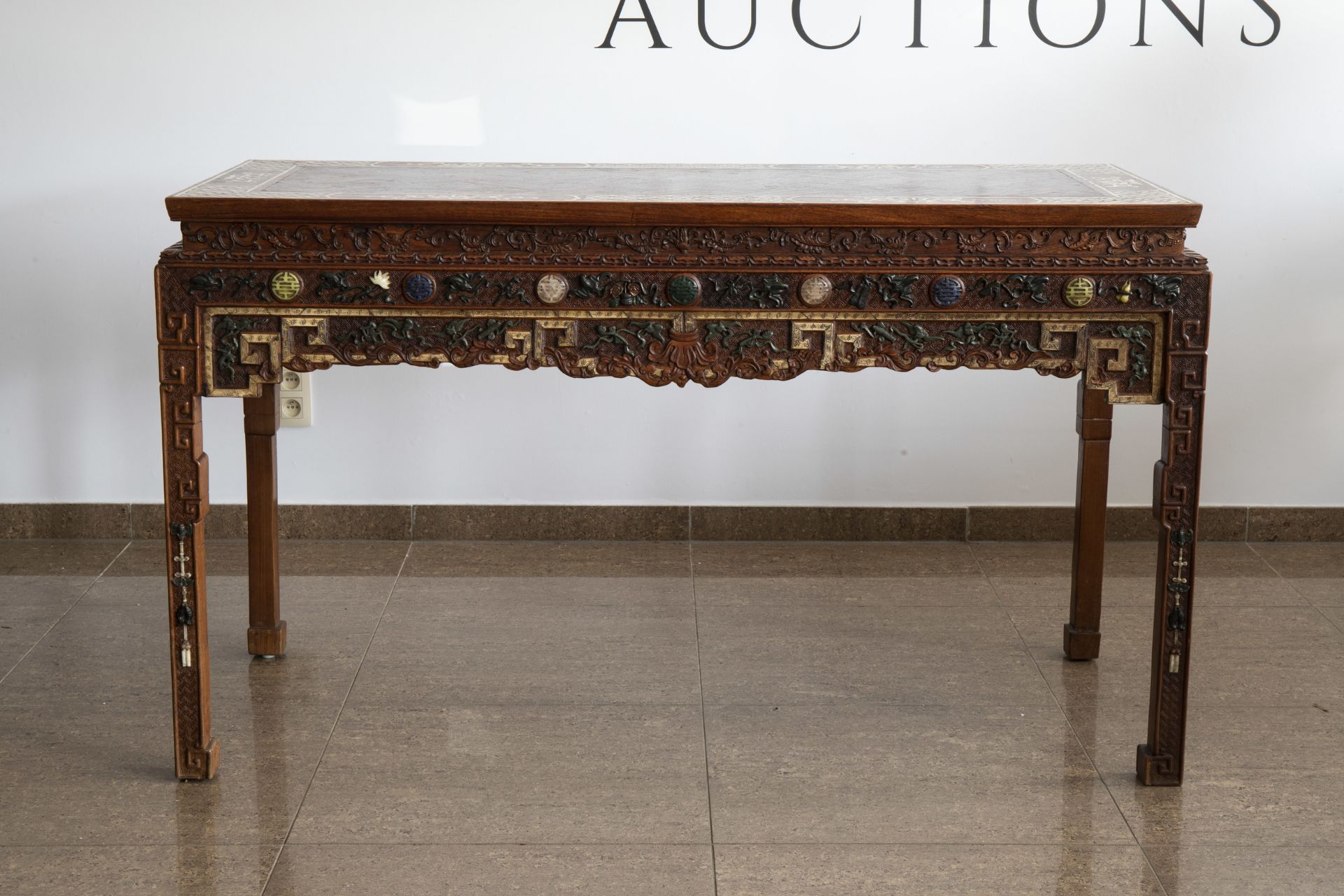 A Chinese bone and hardstone inlaid rectangular wooden table, 20th C. - Image 3 of 7