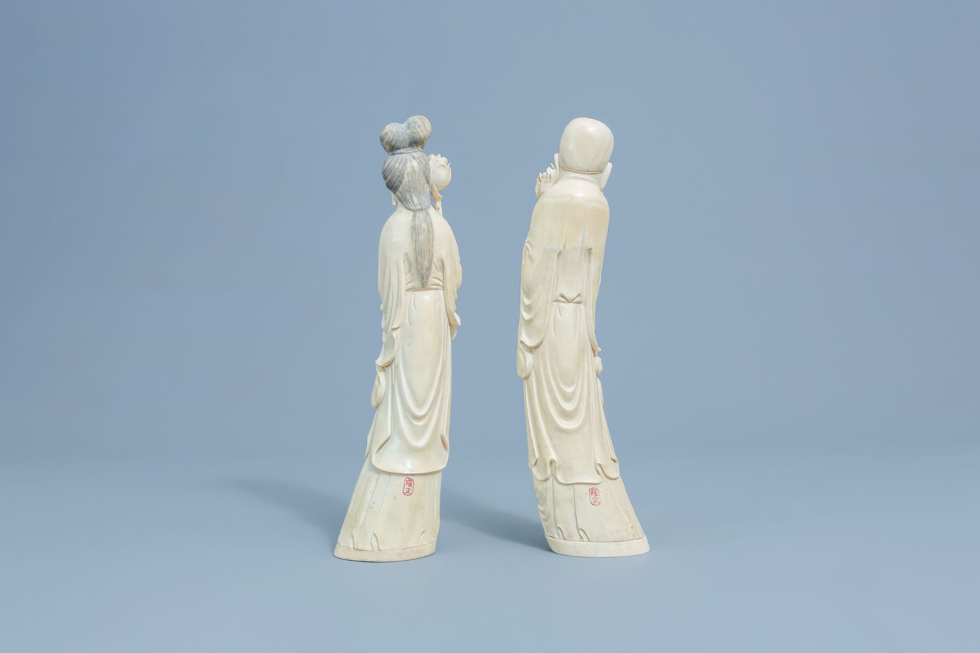 Four various Chinese carved ivory figures, first half of the 20th C. - Image 8 of 13