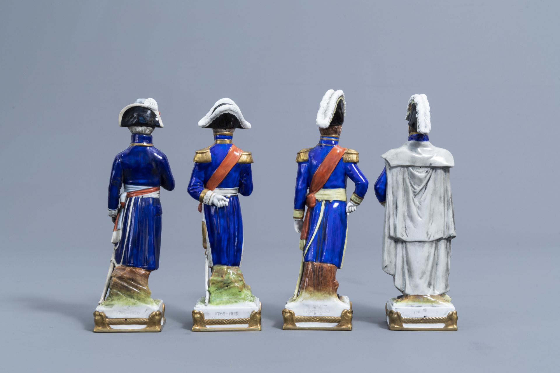 Sixteen figures from Napoleon's army in polychrome Saxon porcelain, Scheibe-Alsbach mark, 20th C. - Image 4 of 42