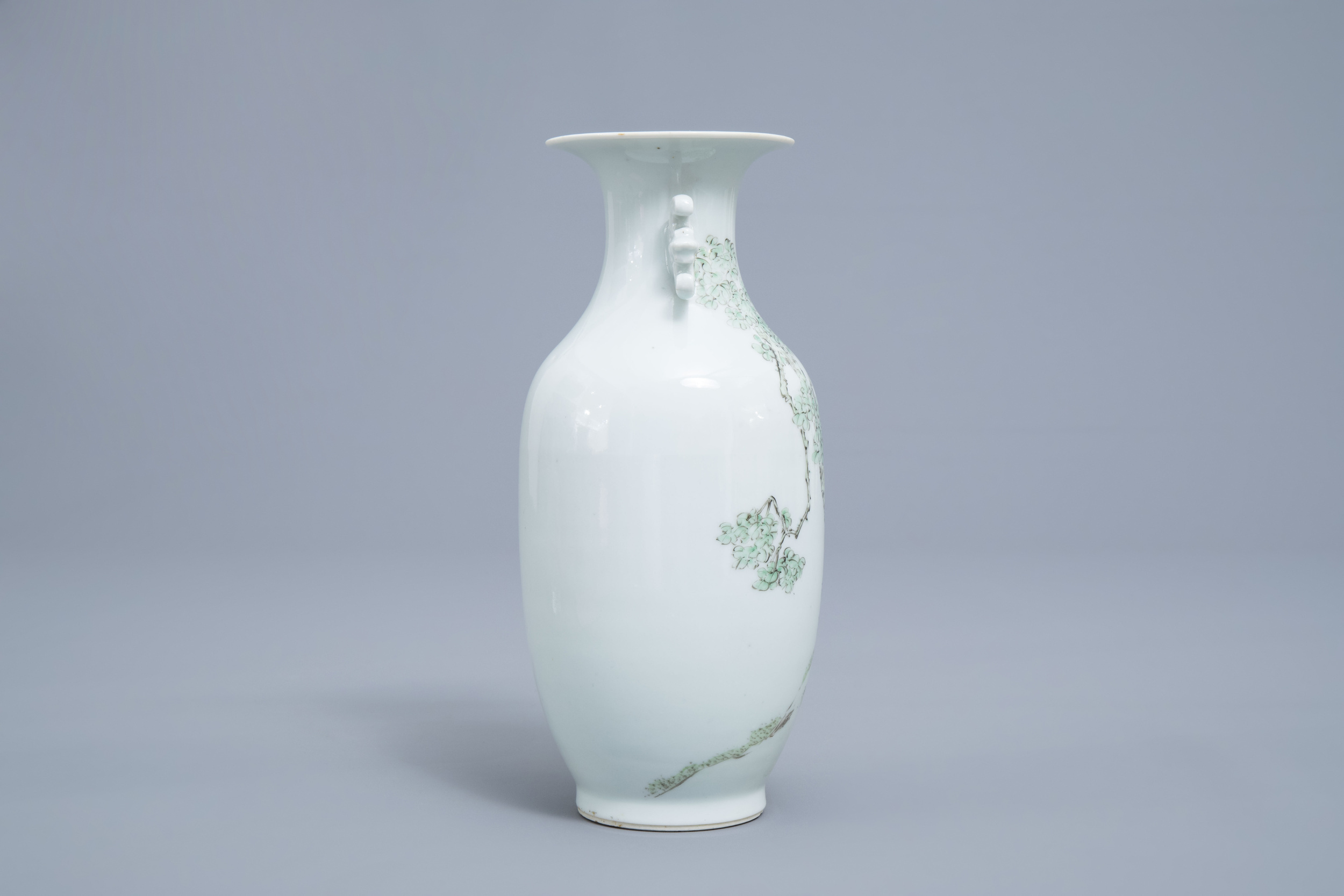 A fine Chinese qianjiang cai vase with a lady in a garden, 19th/20th C. - Image 3 of 7