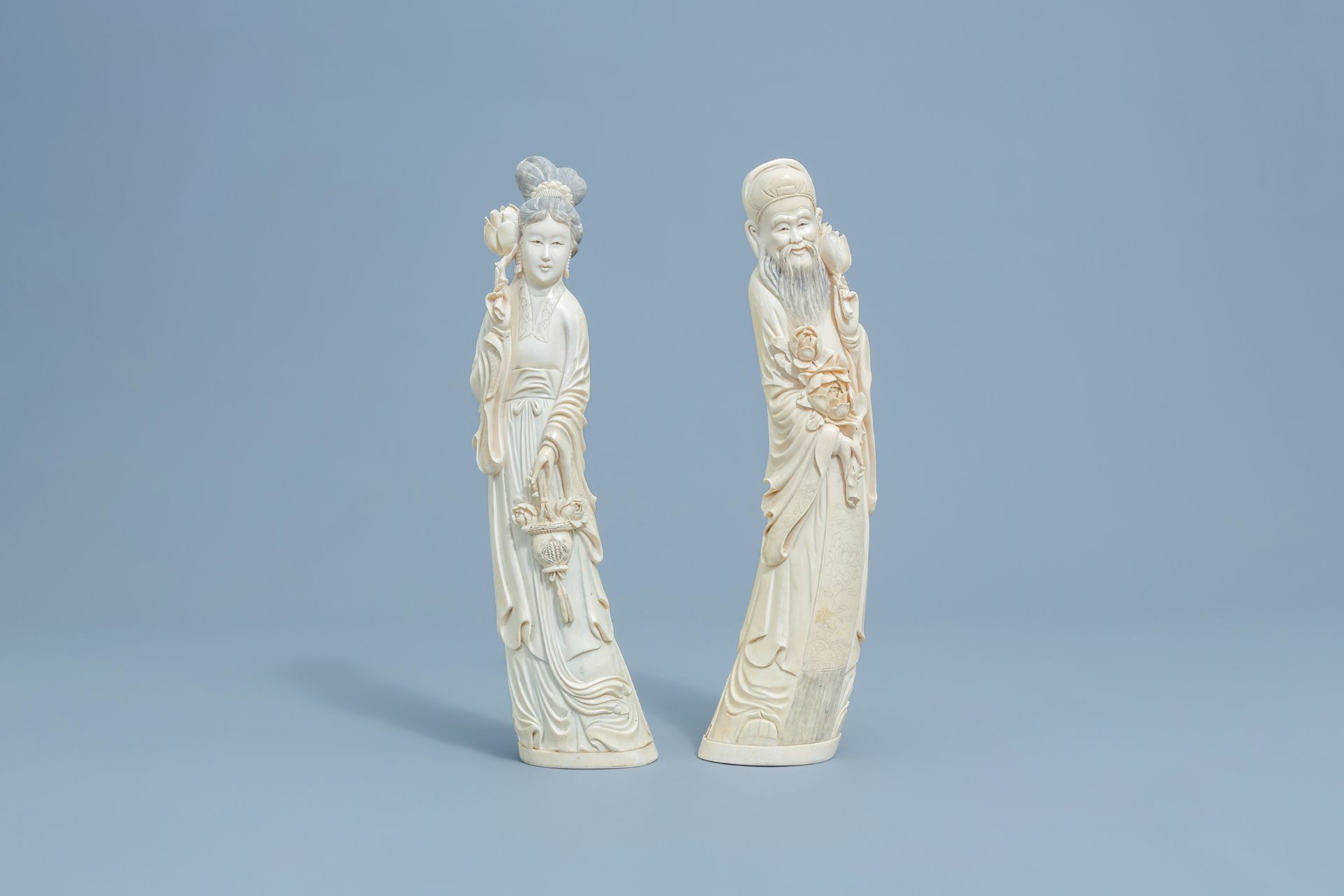 Four various Chinese carved ivory figures, first half of the 20th C. - Image 6 of 13