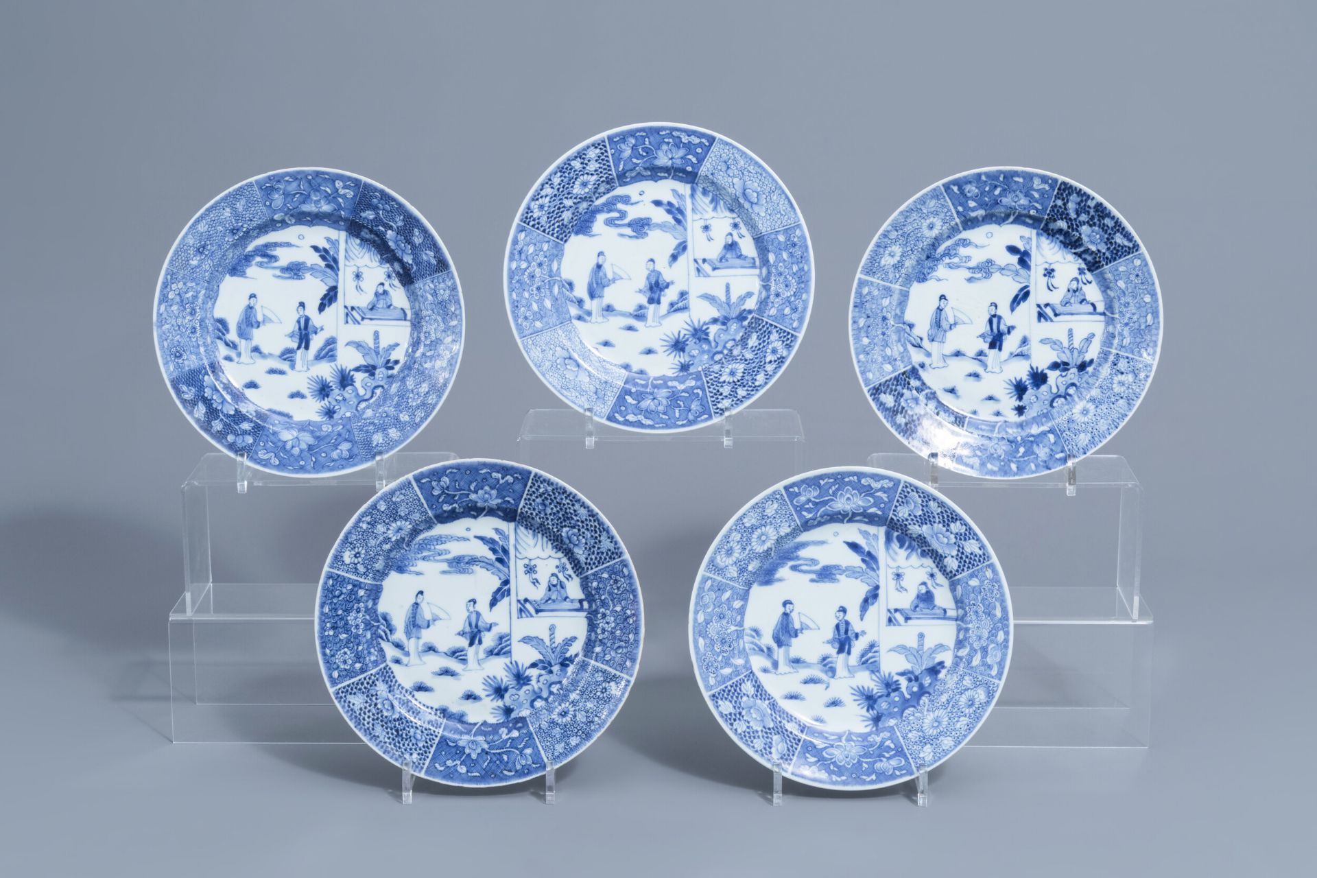 Five Chinese blue & white 'Romance of the Western Chamber' plates, Yongzheng/Qianlong
