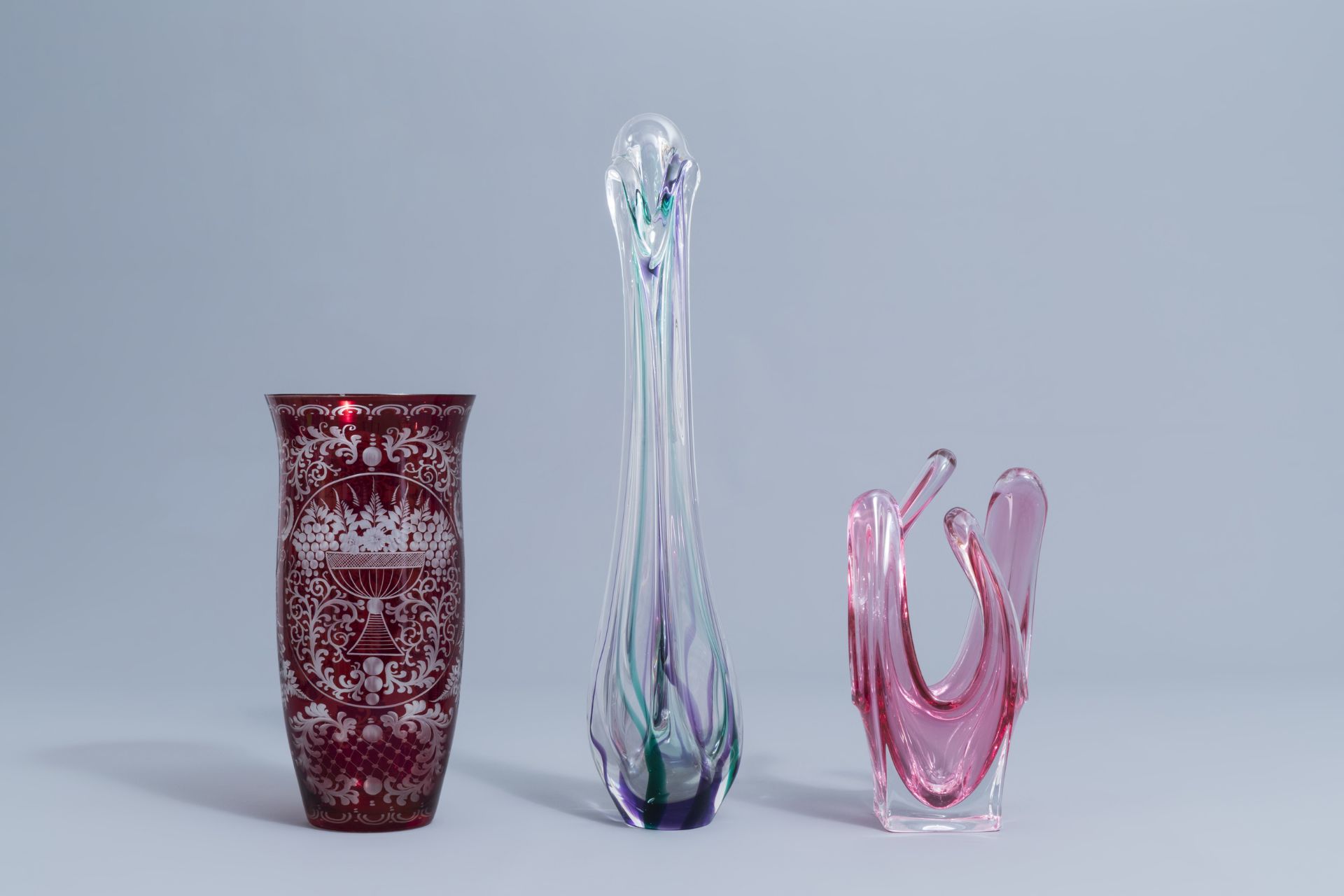 Five overlay crystal cut and glass vases, a.o. Val Saint Lambert and Maastricht, 20th C. - Image 2 of 13