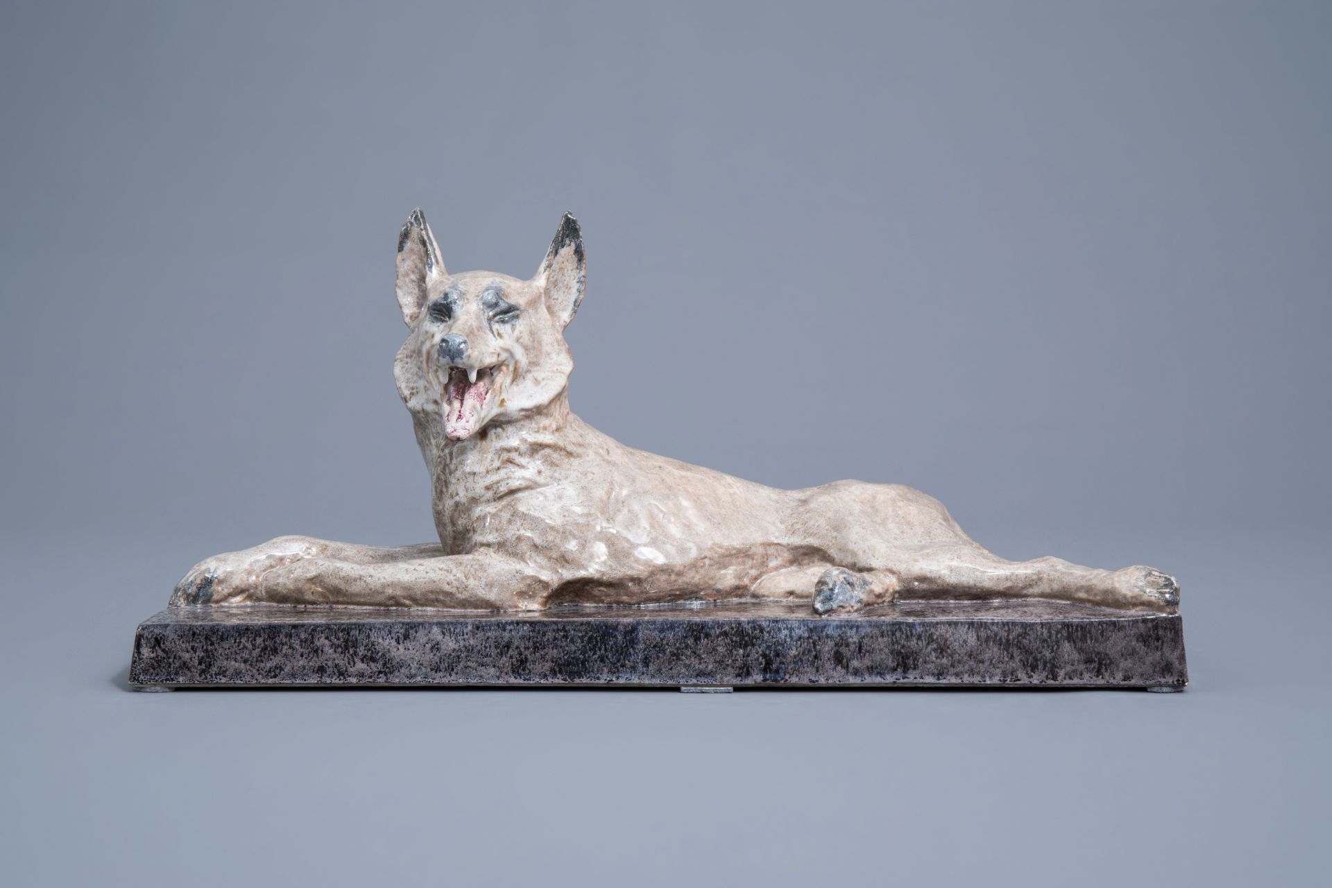 Maurice Guiraud-Rivire (1881-1947): Lying dog, polychrome glazed earthenware, Art Deco period - Image 4 of 10