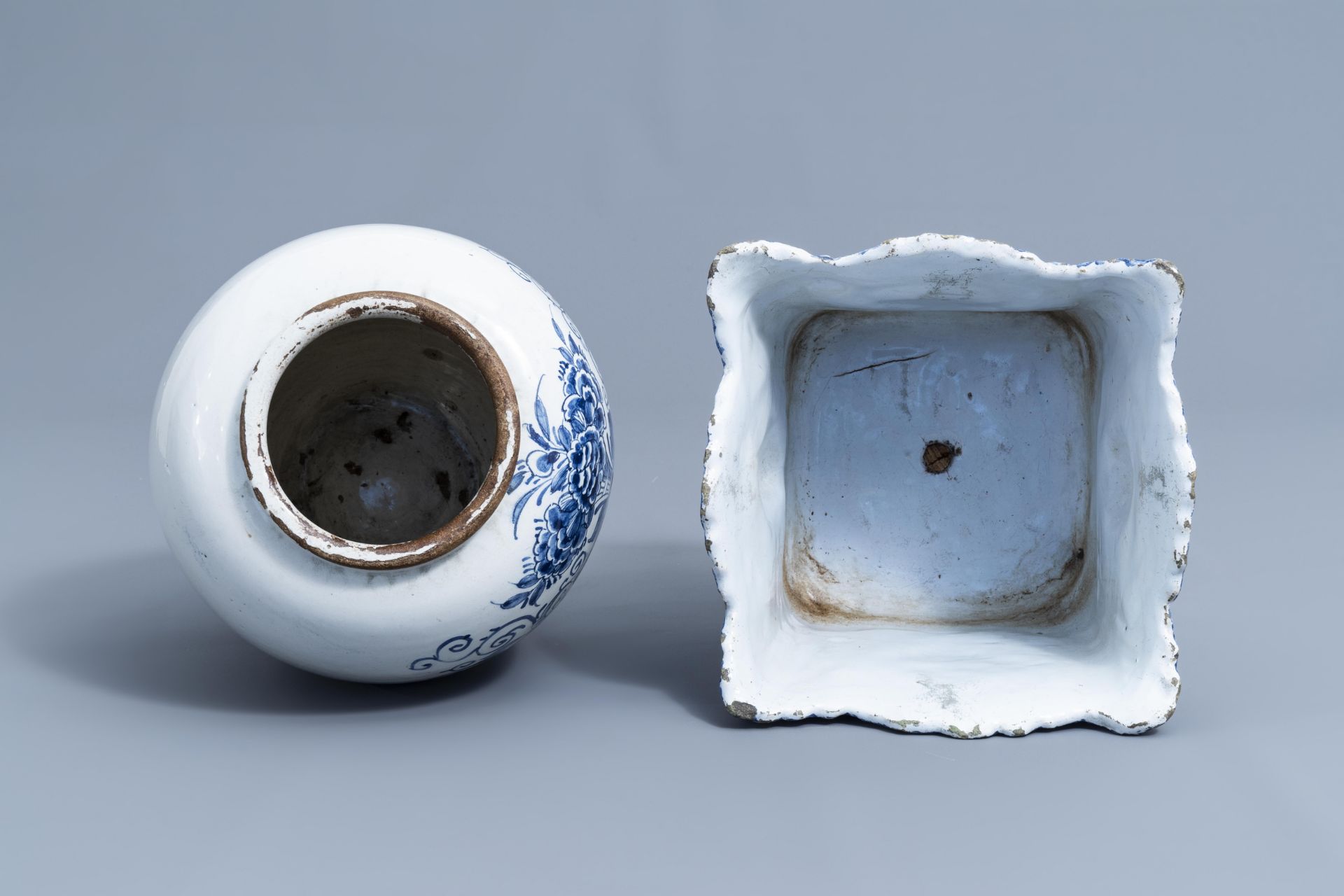 A Dutch Delft blue and white tobacco jar, a French jardinire and a Chinese ginger jar, 18th C. - Image 13 of 38