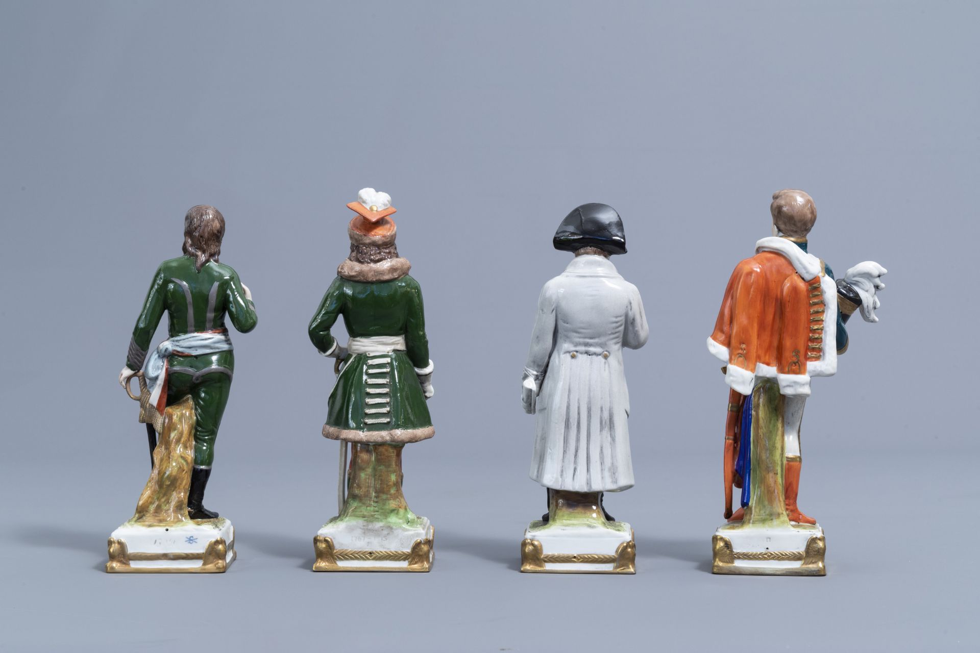 Sixteen figures from Napoleon's army in polychrome Saxon porcelain, Scheibe-Alsbach mark, 20th C. - Image 34 of 42