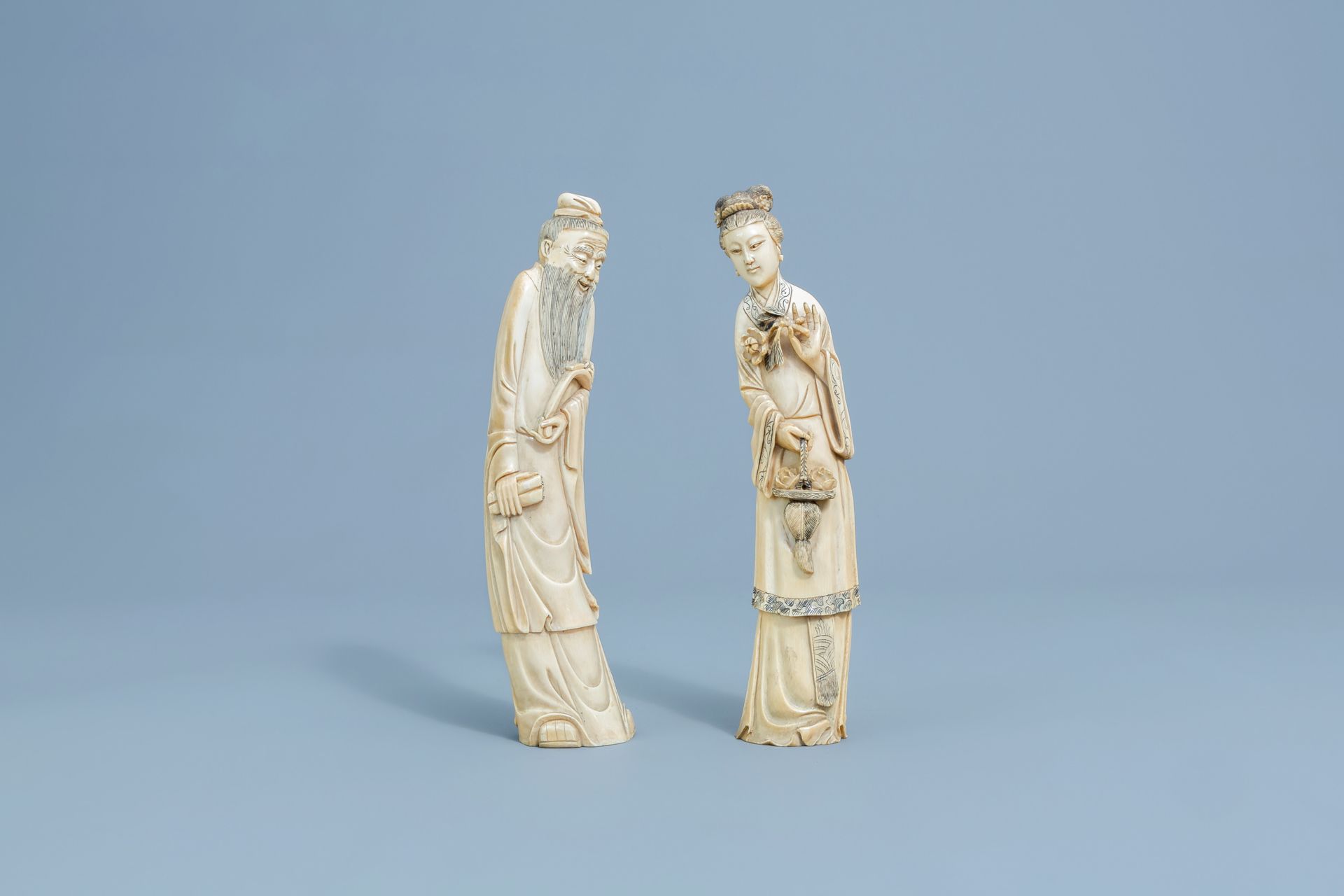 Four various Chinese carved ivory figures, first half of the 20th C. - Image 5 of 13