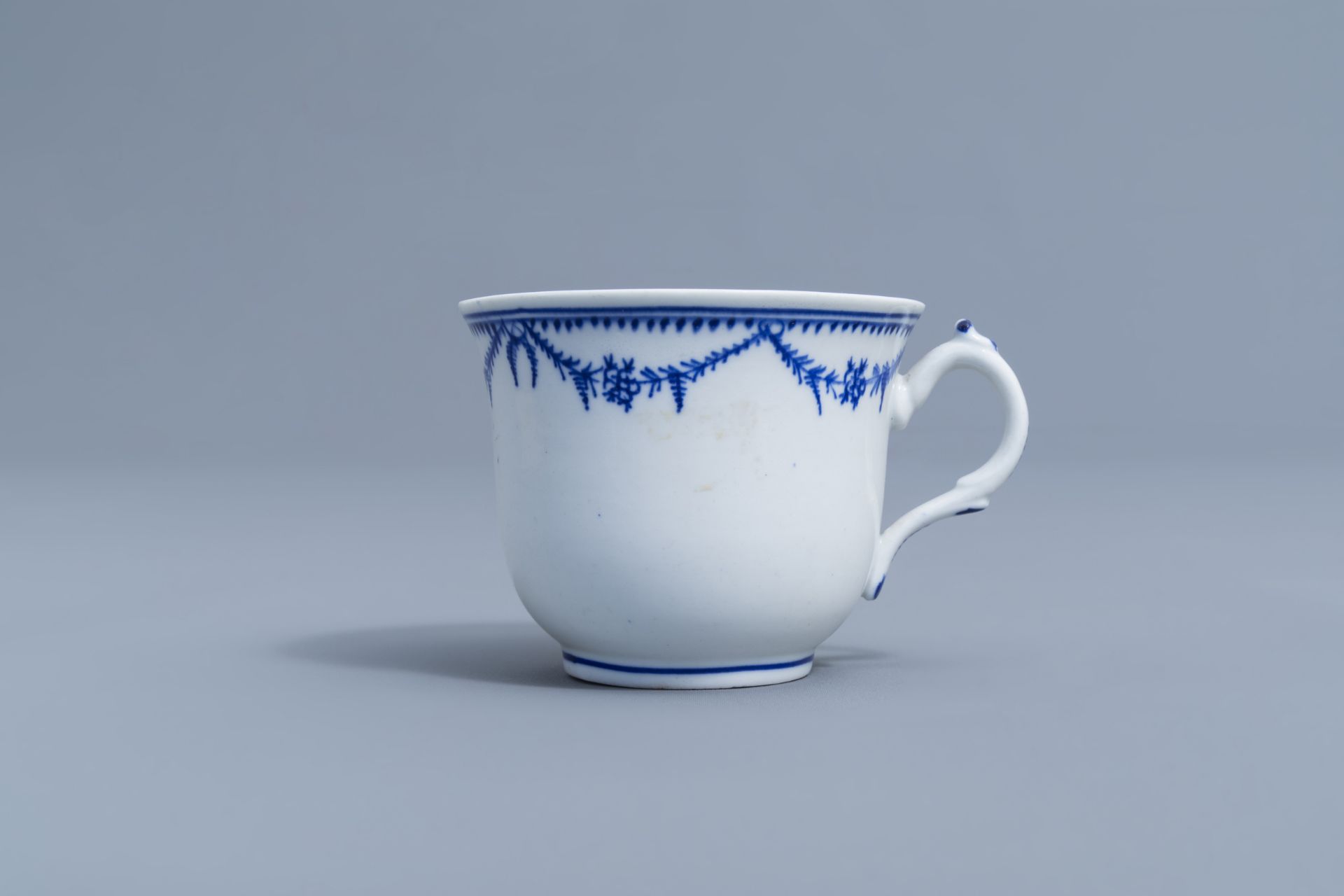A varied collection of blue and white Tournai porcelain, 18th/19th C. - Image 26 of 32