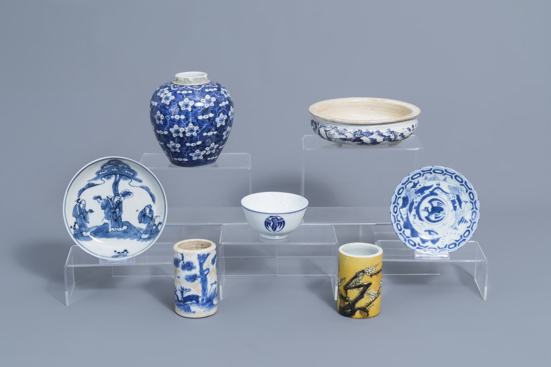 A varied collection of Chinese, blue, white and famille jaune porcelain, 19th/20th C.