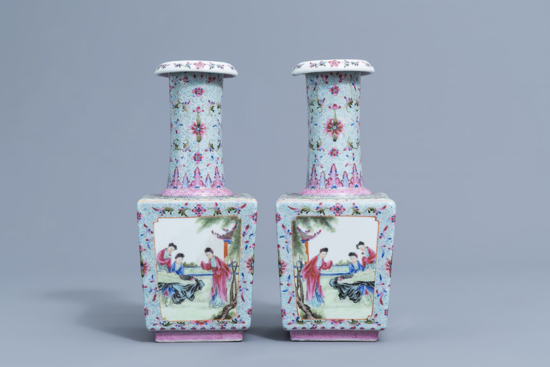 A pair of square Chinese famille rose bottle vases with ladies, Qianlong mark, 20th C. - Image 4 of 6