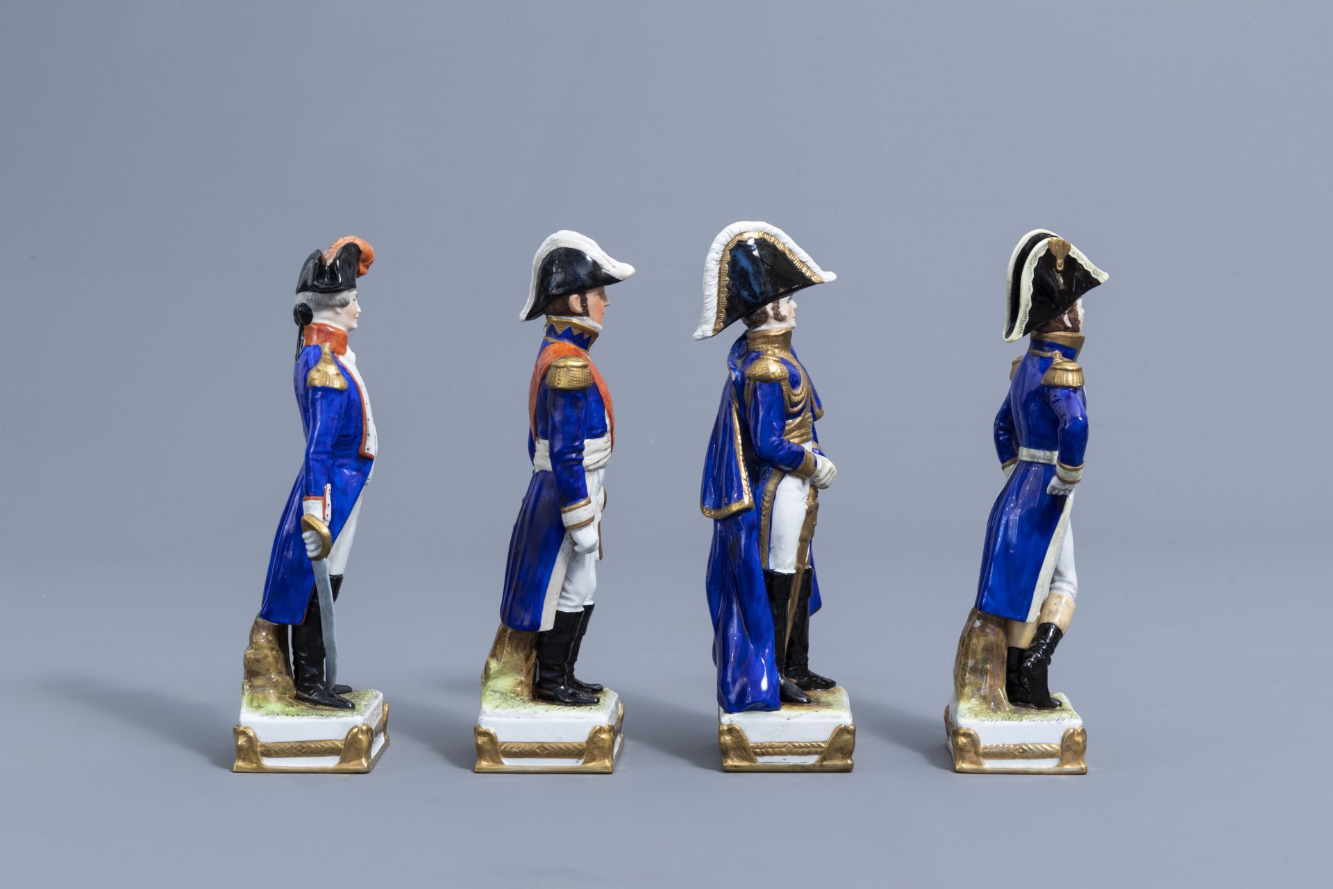 Sixteen figures from Napoleon's army in polychrome Saxon porcelain, Scheibe-Alsbach mark, 20th C. - Image 13 of 42