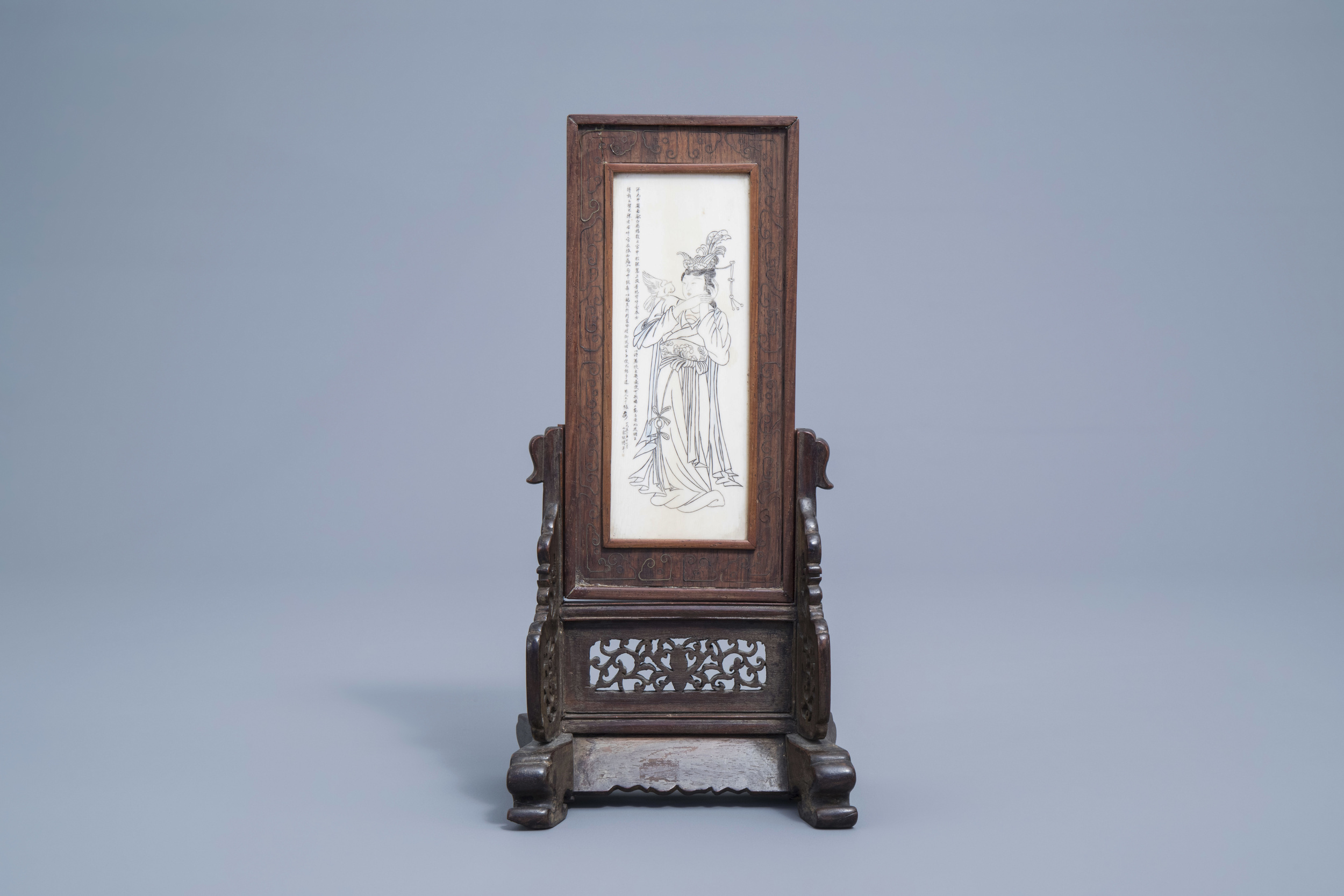 A Chinese wooden table screen with an ivory plaque depicting a lady and a butterfy, ca. 1920 - Image 2 of 11