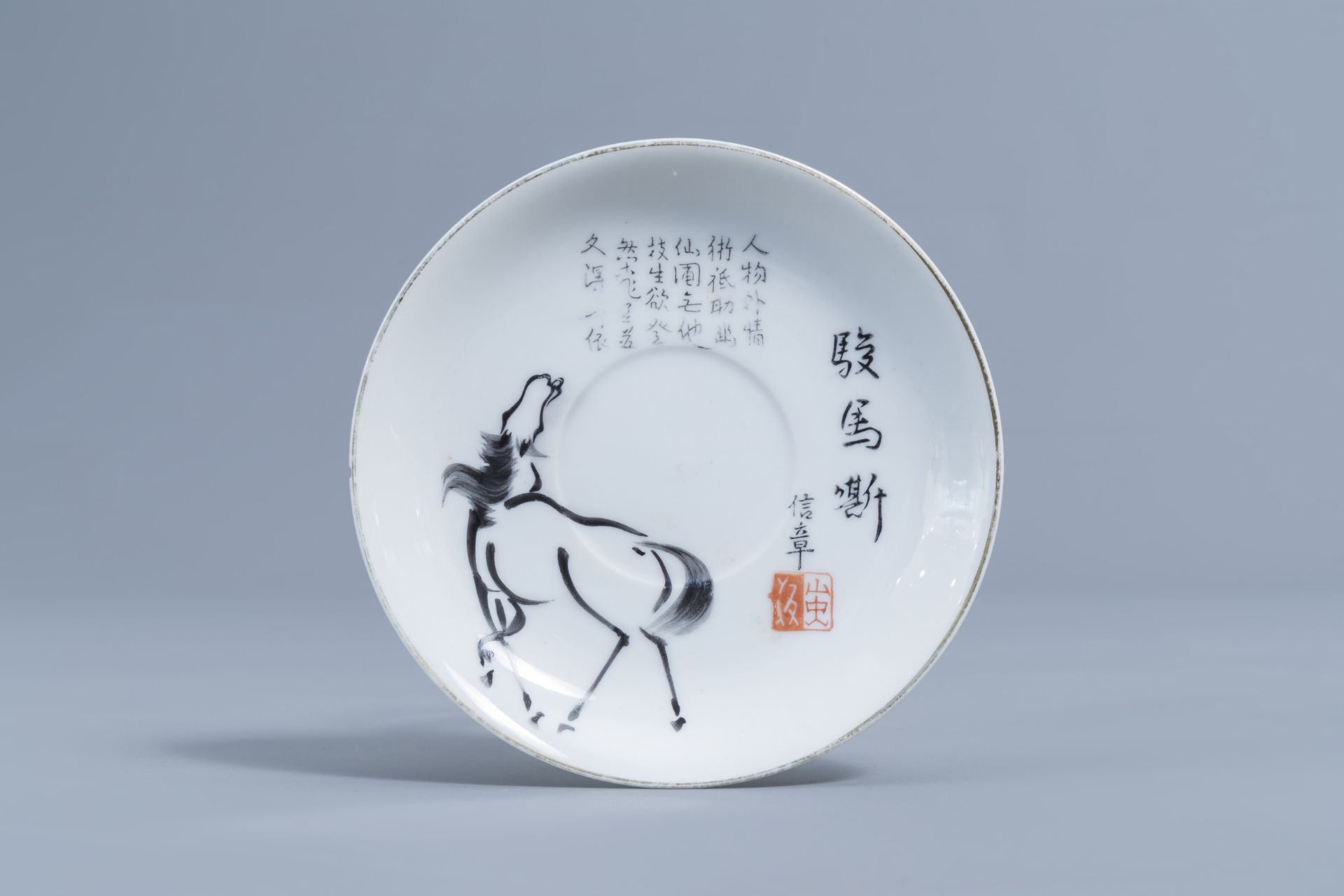 A varied collection of Chinese qianjiang cai and famille rose porcelain, 19th/20th C. - Image 9 of 16