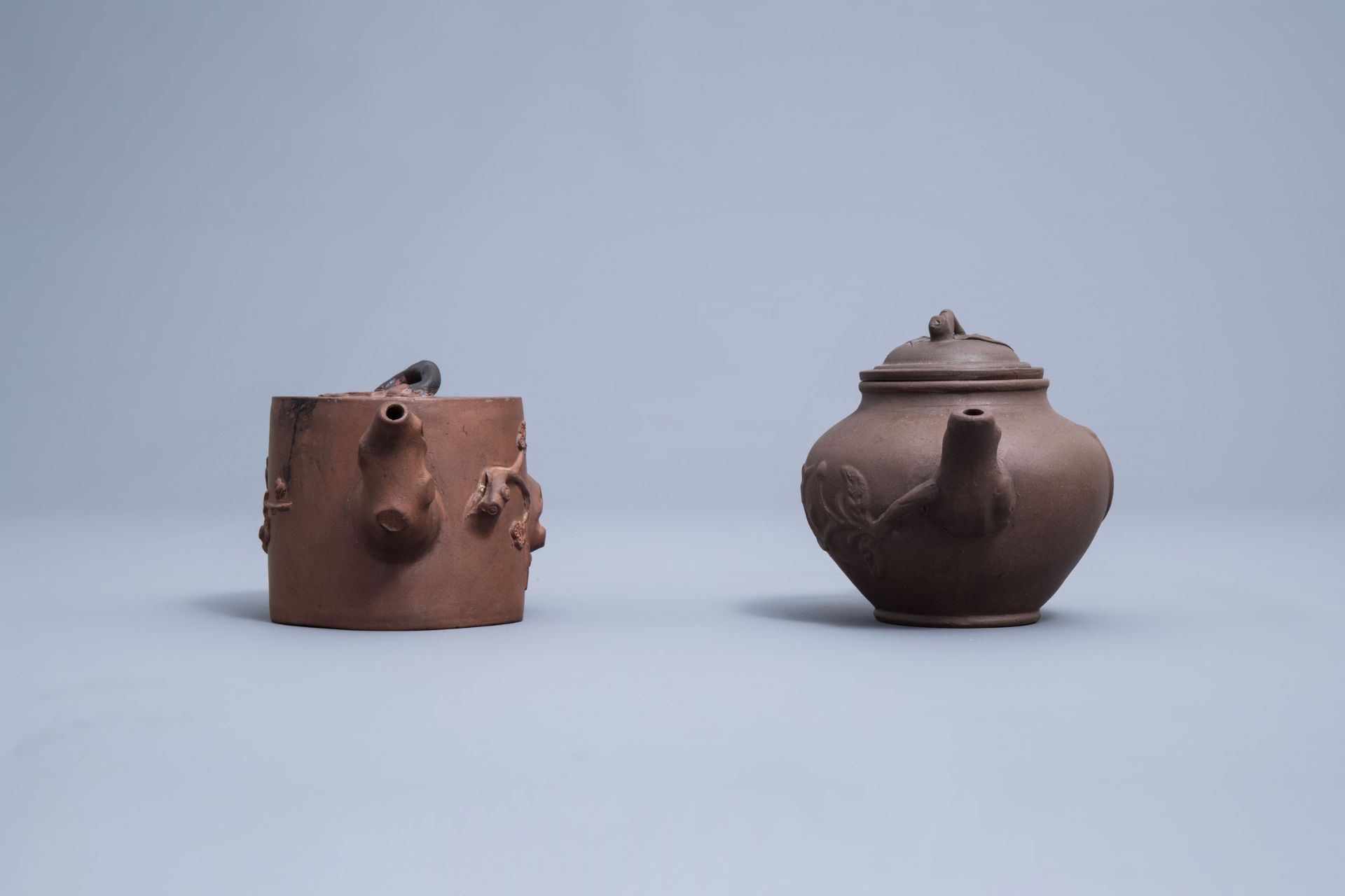 Five Chinese Yixing stoneware teapots and covers, 20th C. - Image 11 of 15