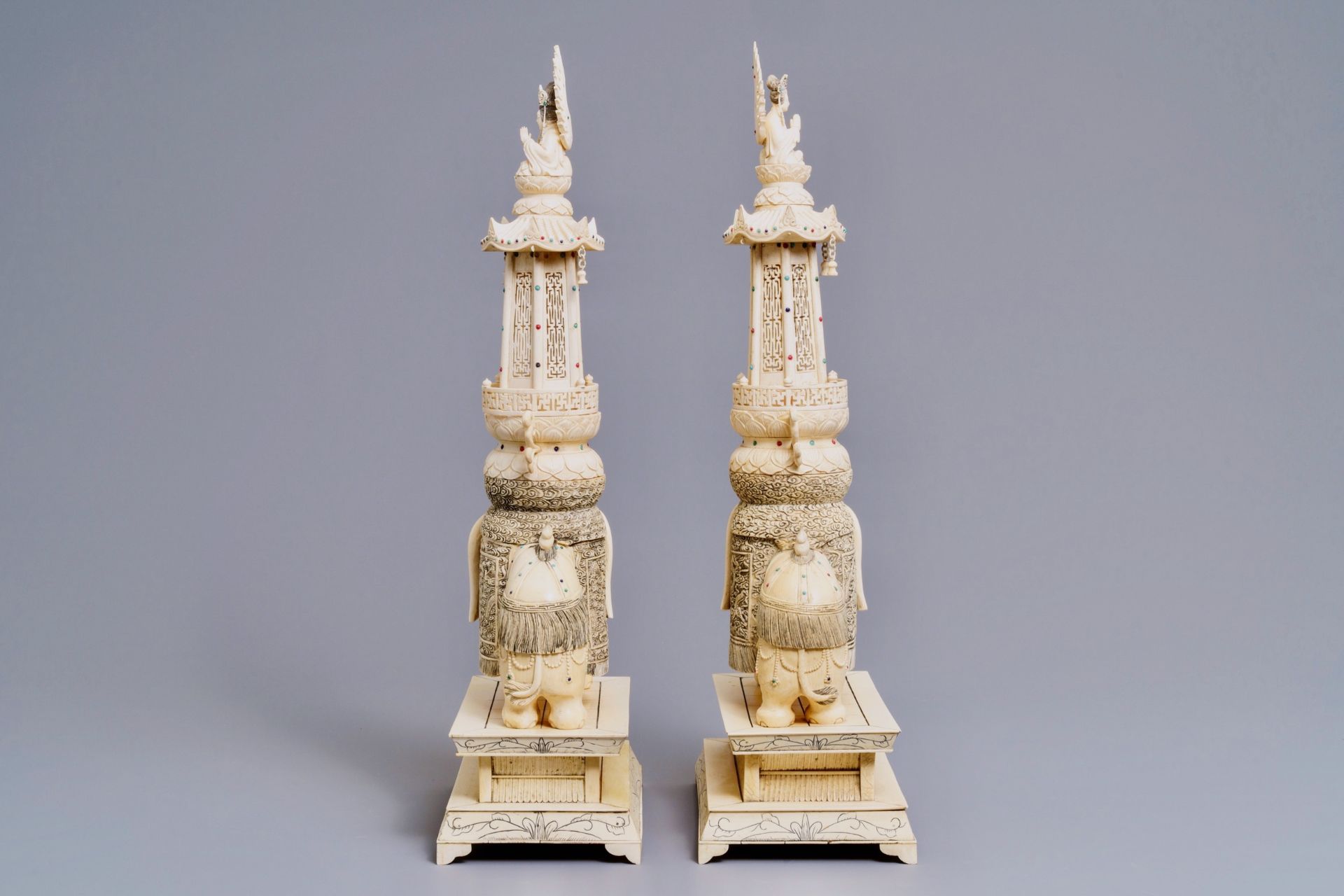 A pair of large inlaid Chinese ivory groups of Buddha and Guanyin on an elephant, 19th C. - Image 4 of 8