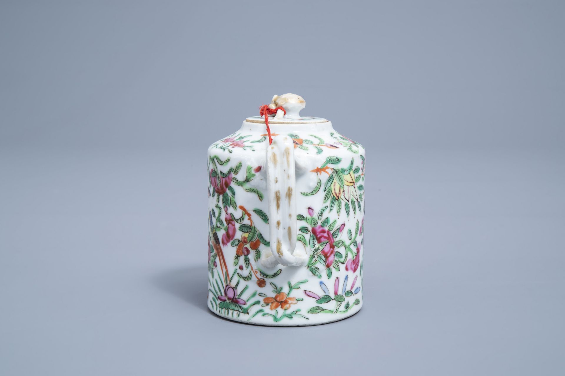 A varied collection of Chinese Canton famille rose porcelain, 19th/20th C. - Image 19 of 23