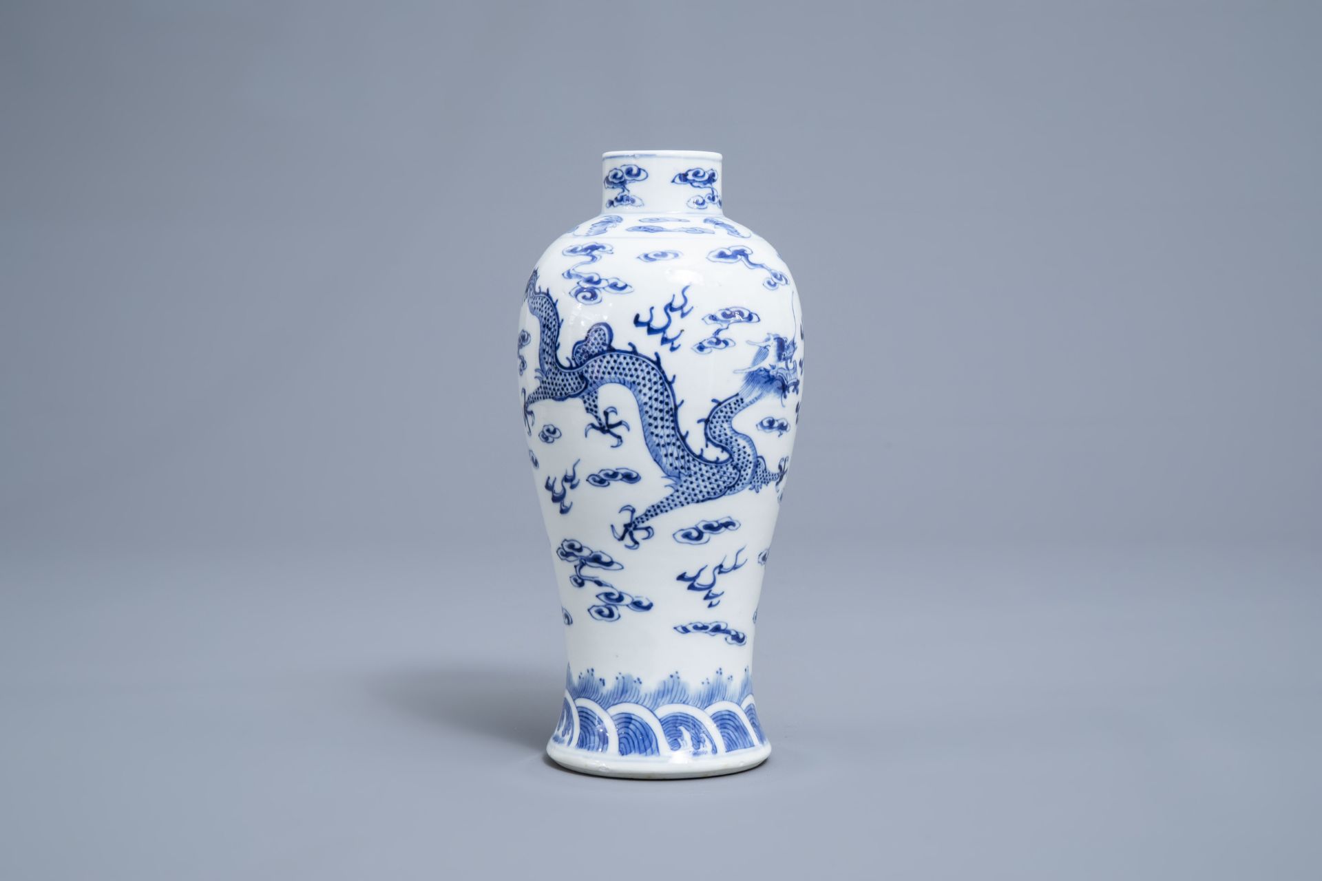 A varied collection of Chinese blue, white and famille rose porcelain, 18th C. and later - Image 29 of 42