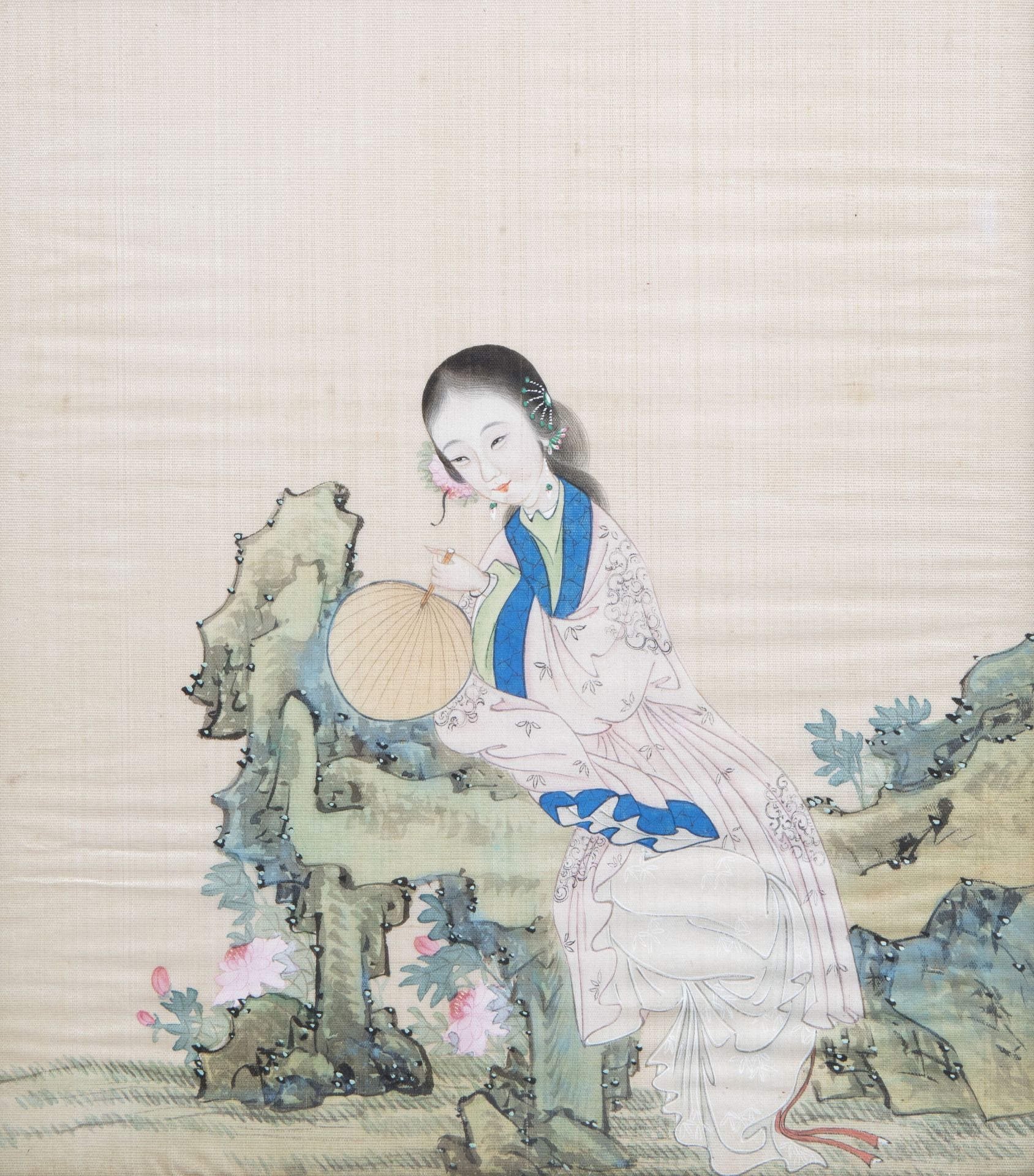 A Chinese Nanking famille verte charger, a pair of polychrome birds and a painting on silk, 19th/20t - Image 10 of 10