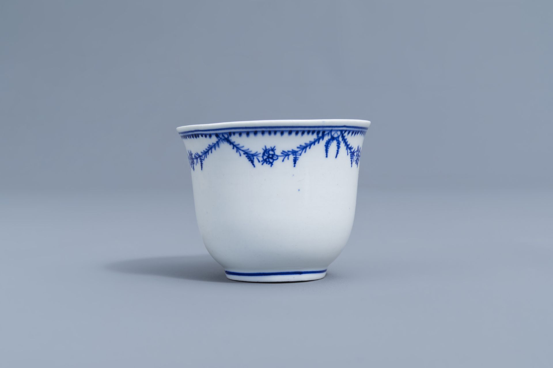 A varied collection of blue and white Tournai porcelain, 18th/19th C. - Image 28 of 32