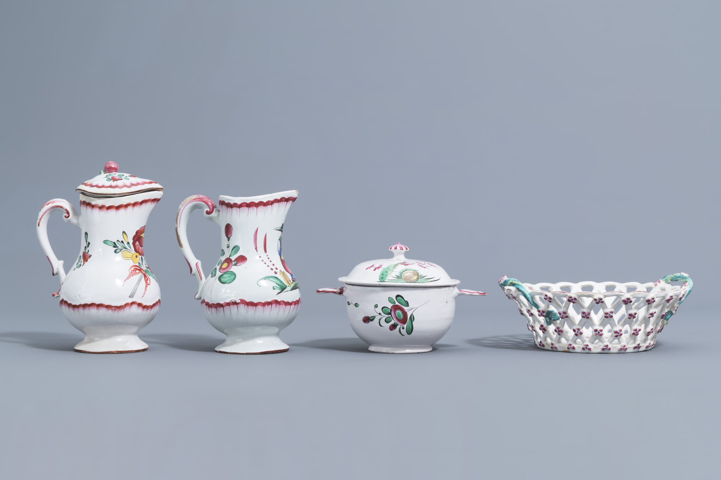 A collection of 17 pieces in faience de l'Est, France, 18th/19th C. - Image 12 of 34