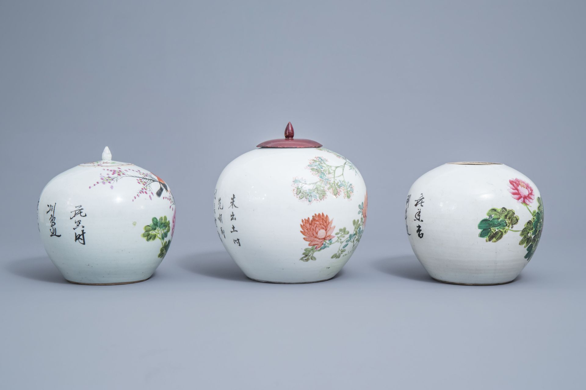 Two Chinese qianjiang cai jars and covers and a jar with a bird, 19th/20th C. - Image 2 of 8