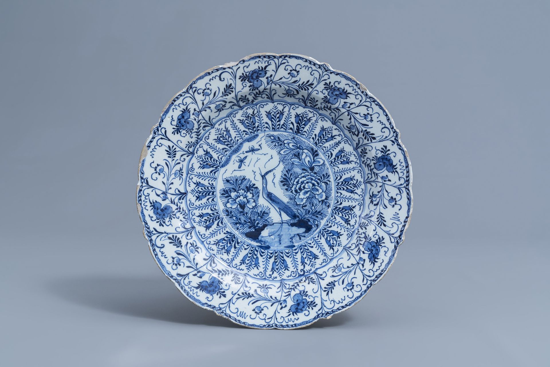Three Dutch Delft blue and white 'birds of paradise' dishes, 18th C. - Bild 4 aus 7