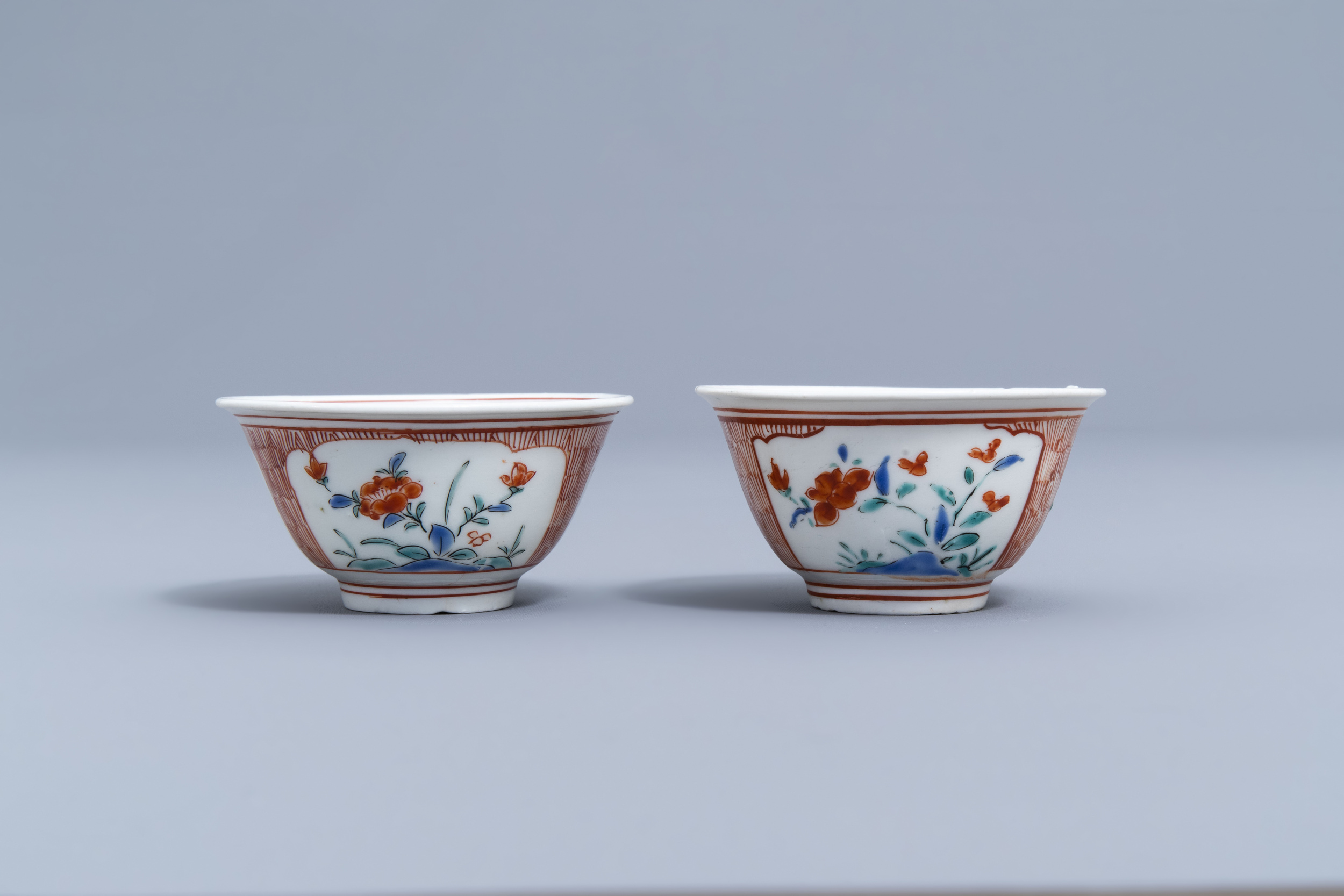 Six Japanese Kakiemon saucers and two cups with floral design, Edo, 18th C. - Image 6 of 11