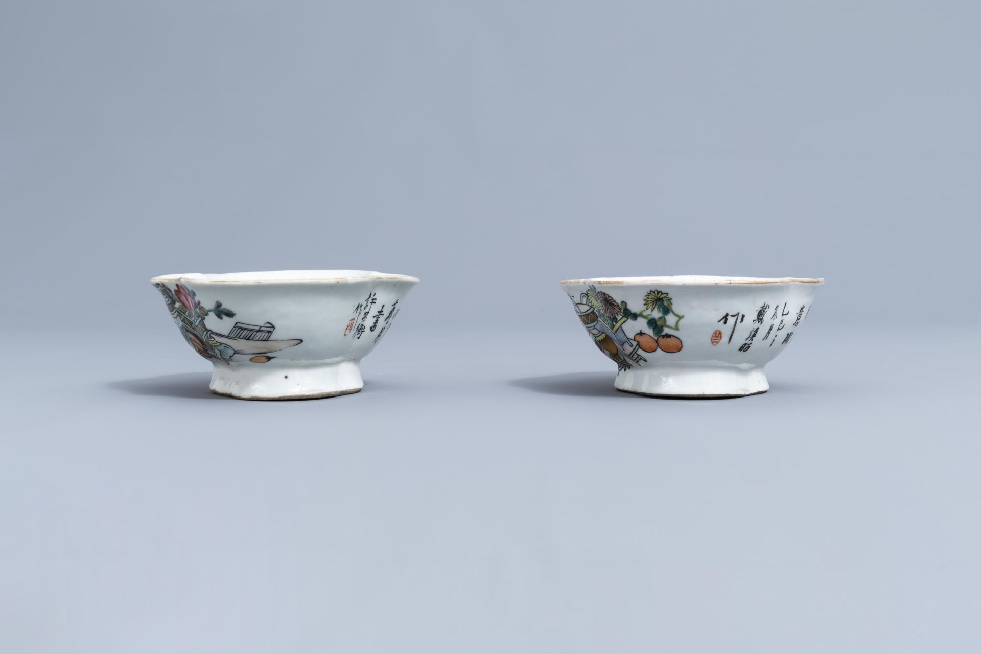 A Chinese qianjiang cai charger, two lobed bowls and a flower pot, 19th/20th C. - Image 7 of 16