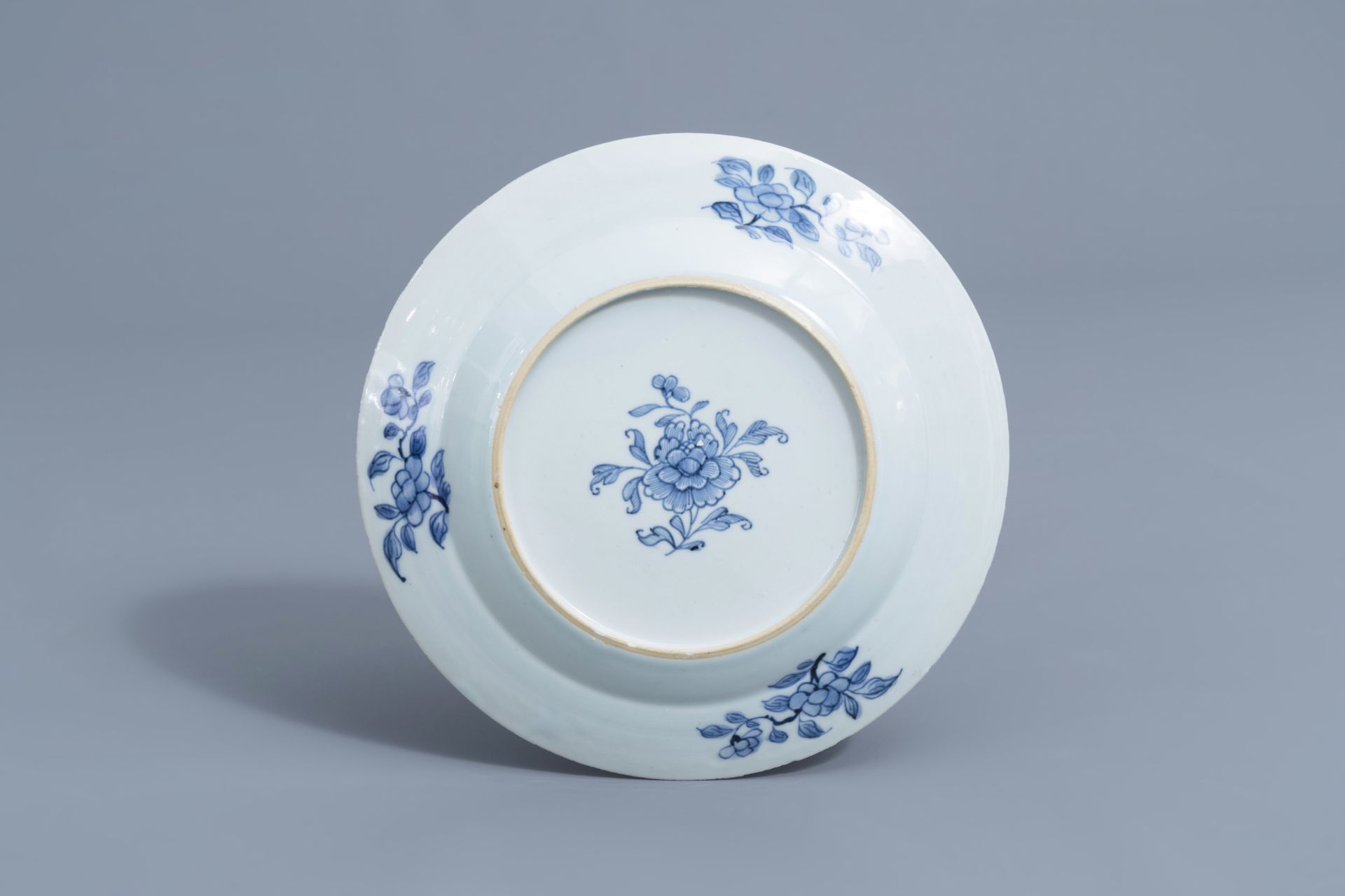 Five Chinese blue & white 'Romance of the Western Chamber' plates, Yongzheng/Qianlong - Image 5 of 14