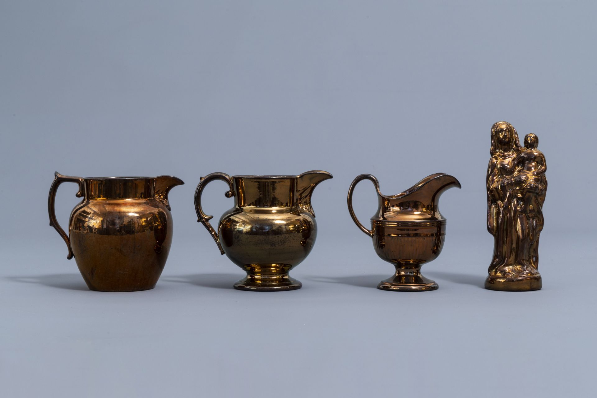 A varied collection of English monochrome copper lustreware items, 19th C. - Image 28 of 50