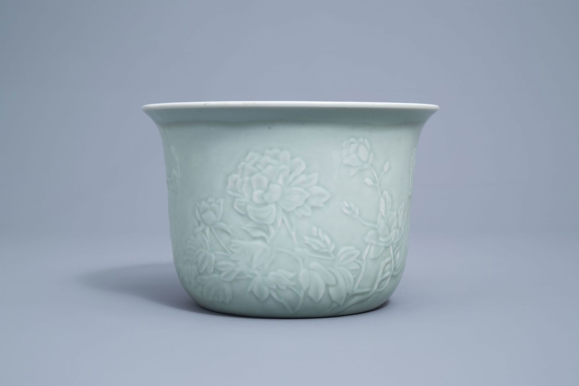 A varied collection of Chinese monochrome porcelain, 19th/20th C. - Image 8 of 22